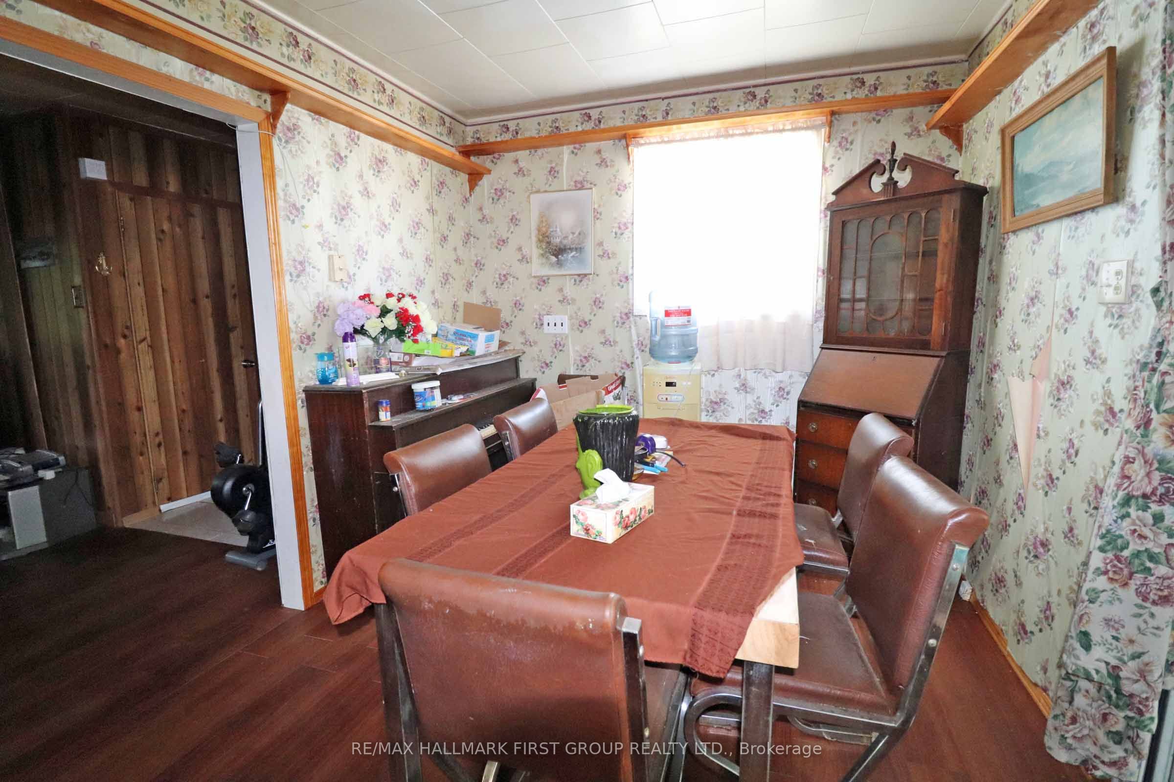 1586 Sulphide Road Property Photo 10