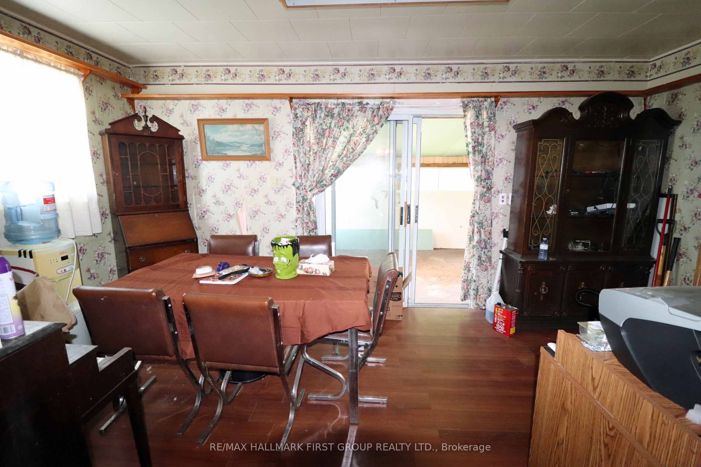 1586 Sulphide Road Property Photo 11