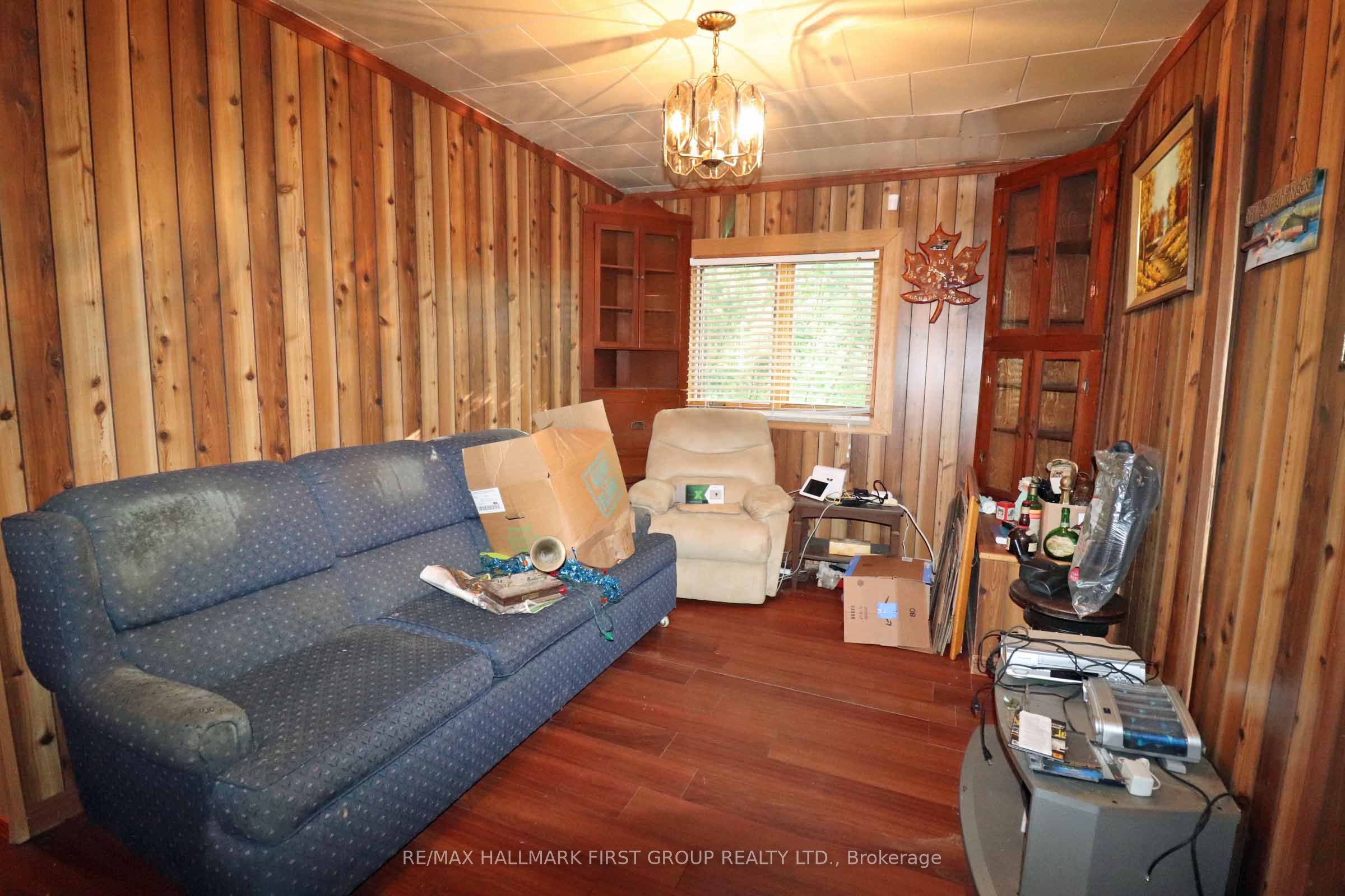 1586 Sulphide Road Property Photo 12