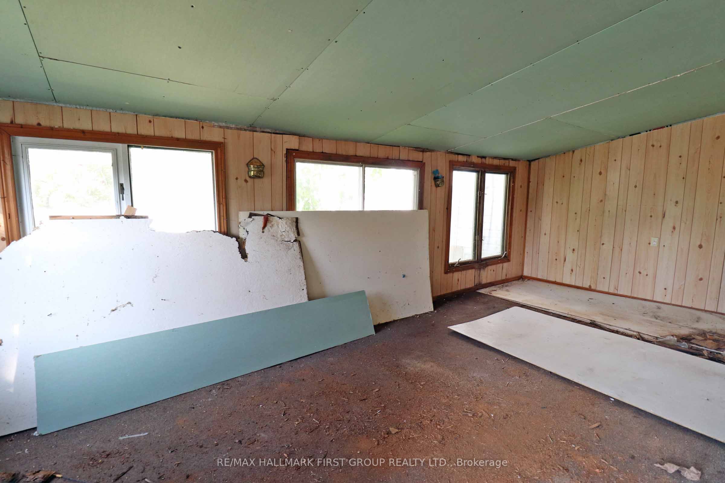 1586 Sulphide Road Property Photo 30