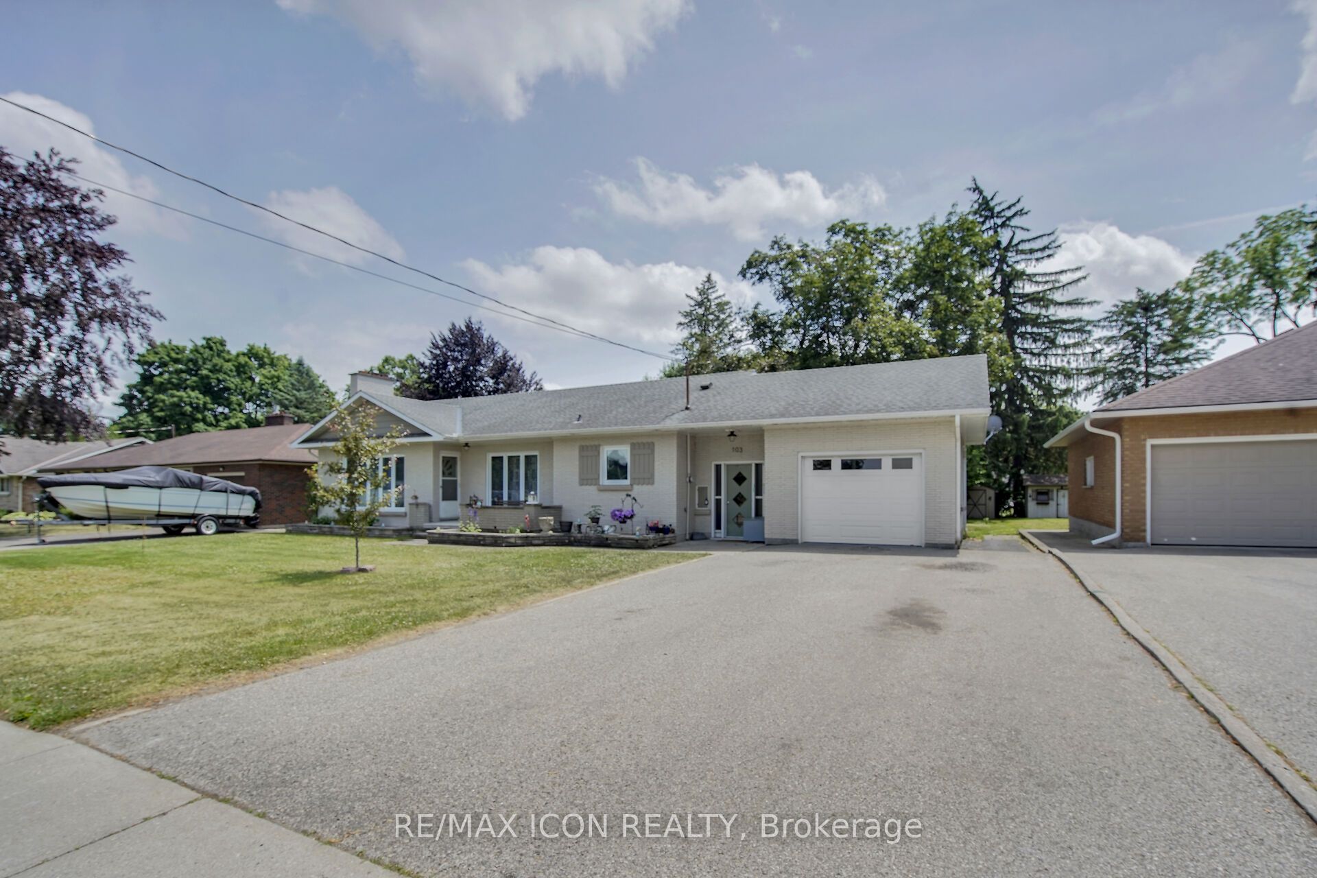 103 Brock Street E Property Photo 2