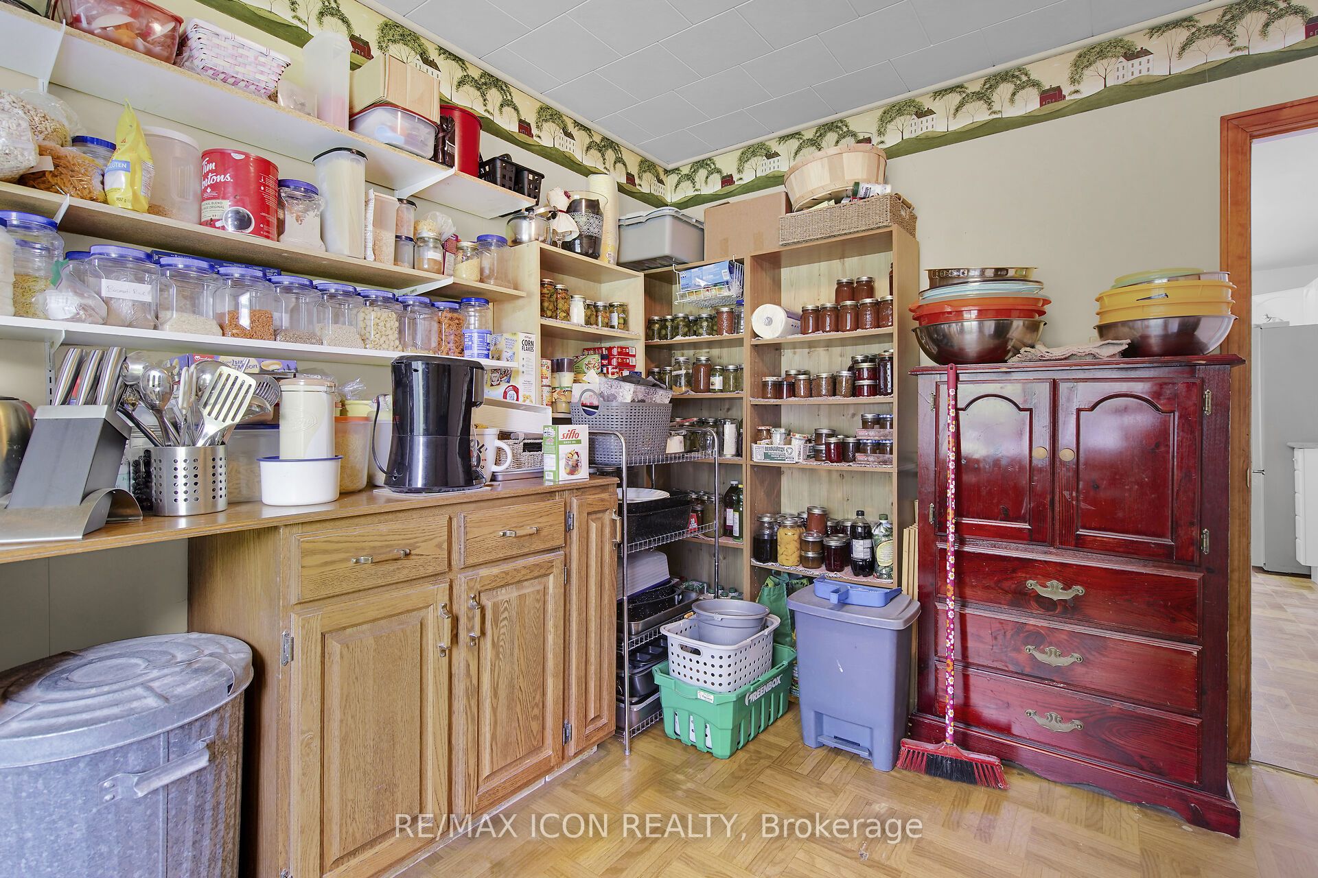 103 Brock Street E Property Photo 24