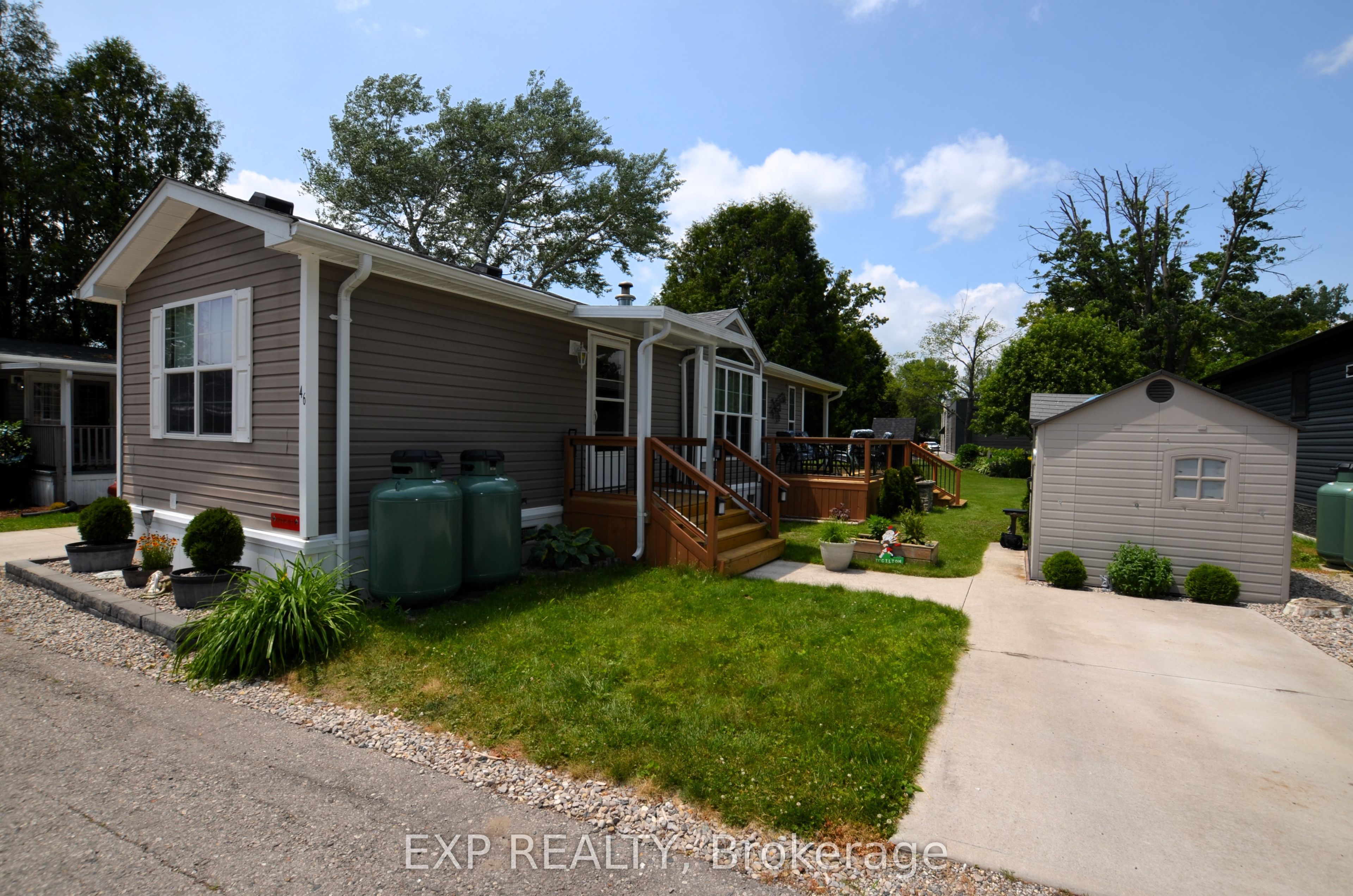 22790 Amiens Road 46 Property Photo 2