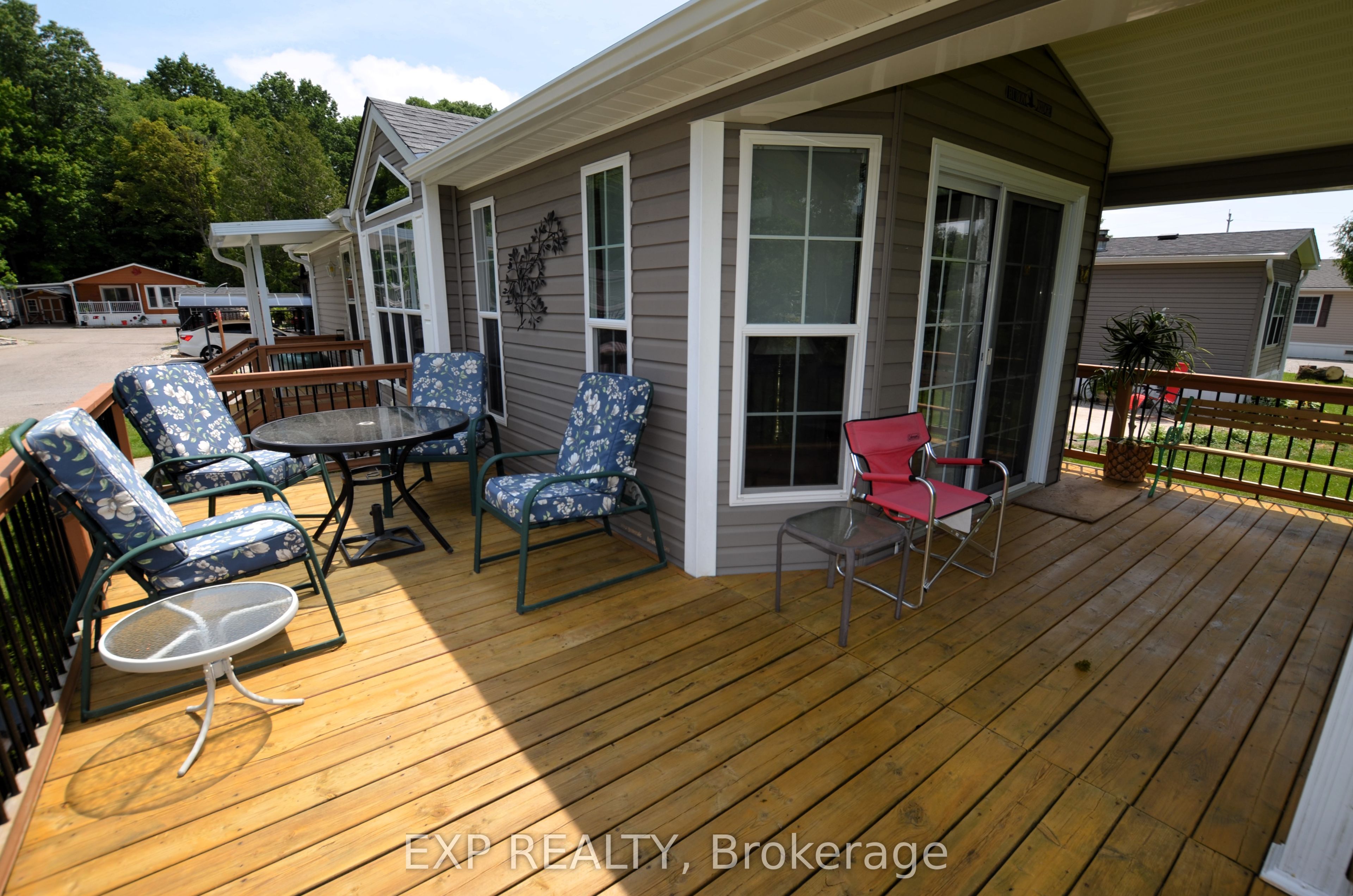 22790 Amiens Road 46 Property Photo 7