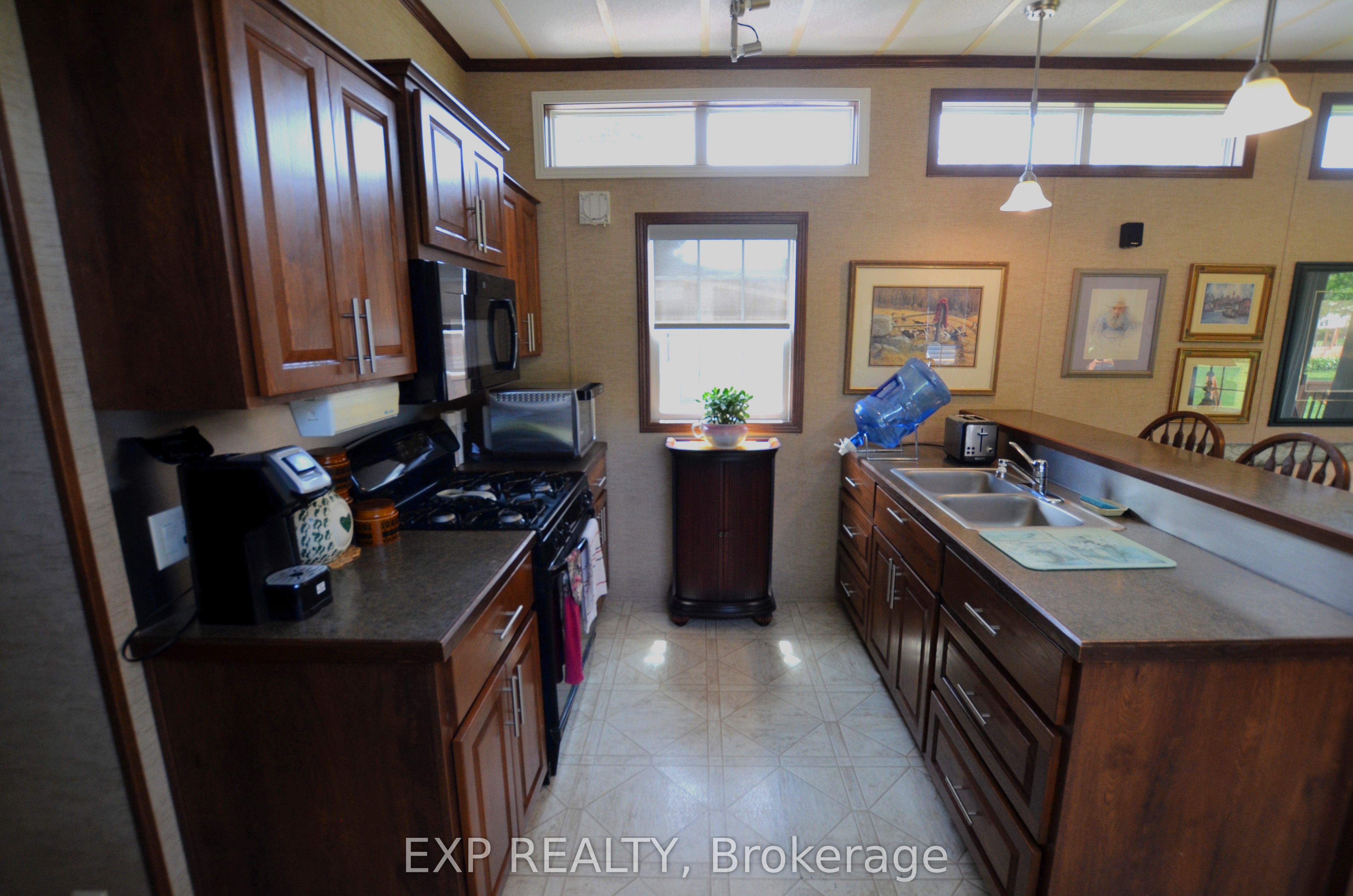 22790 Amiens Road 46 Property Photo 11