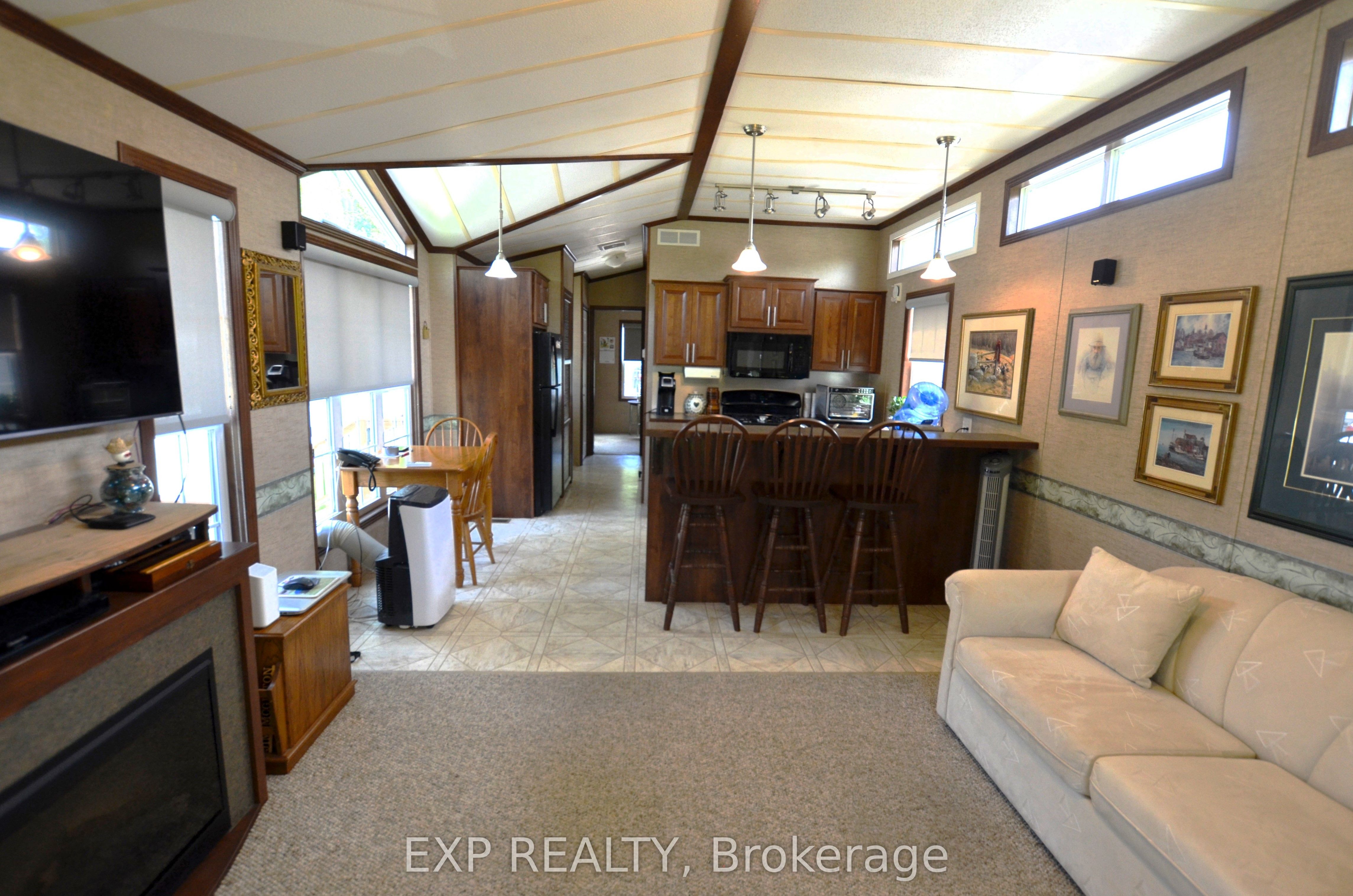 22790 Amiens Road 46 Property Photo 12