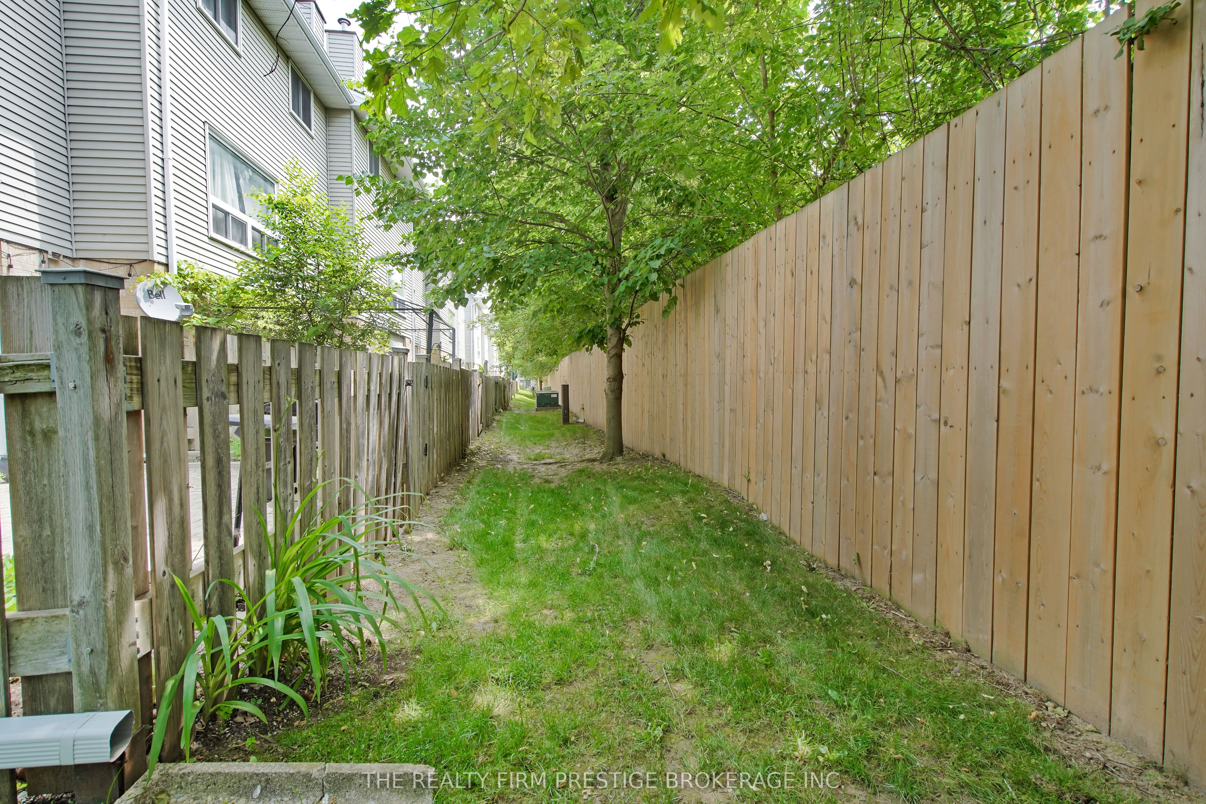1990 Wavell Street 39 Property Photo 4