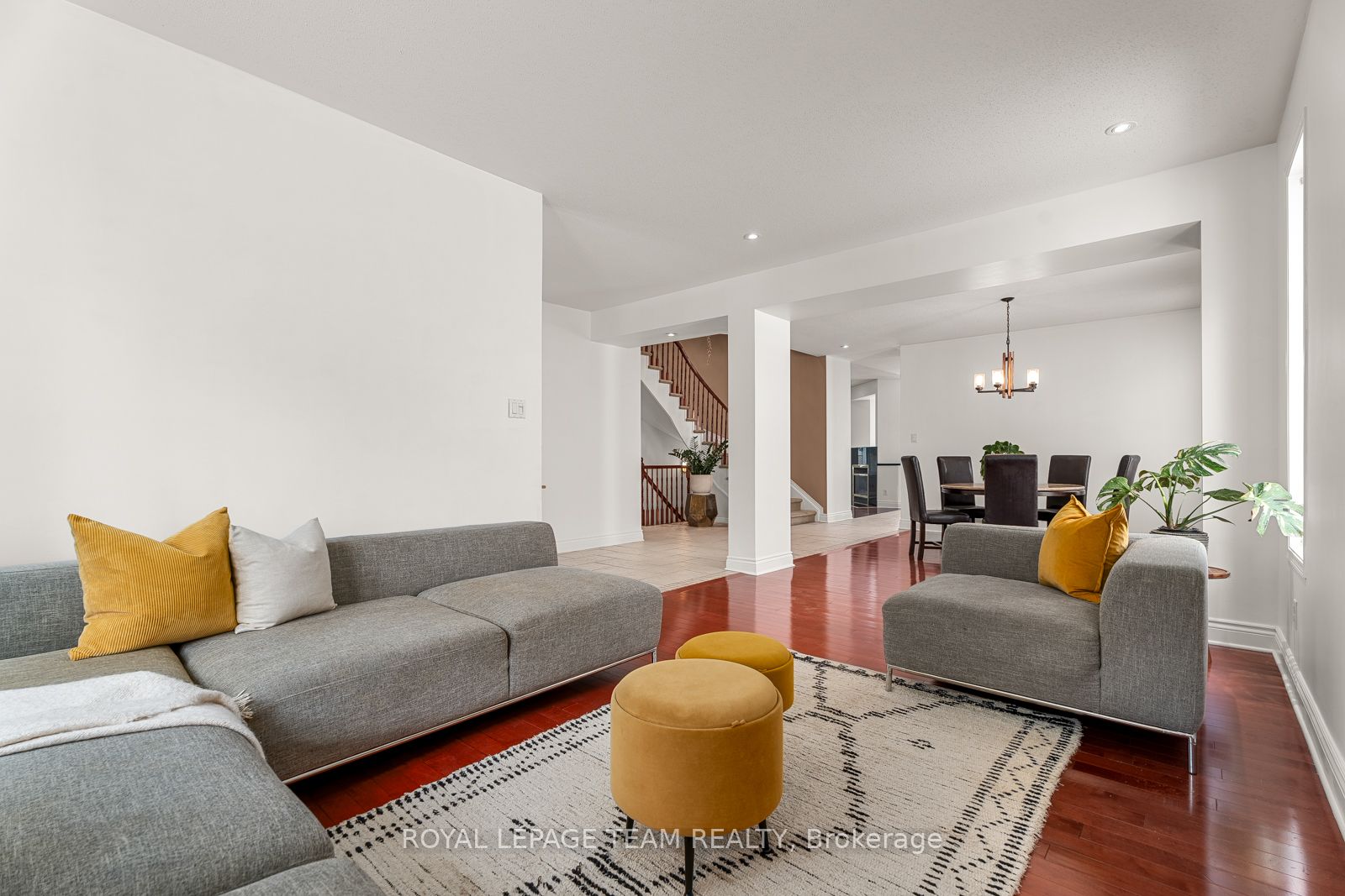 33 Valencia Street Property Photo 4