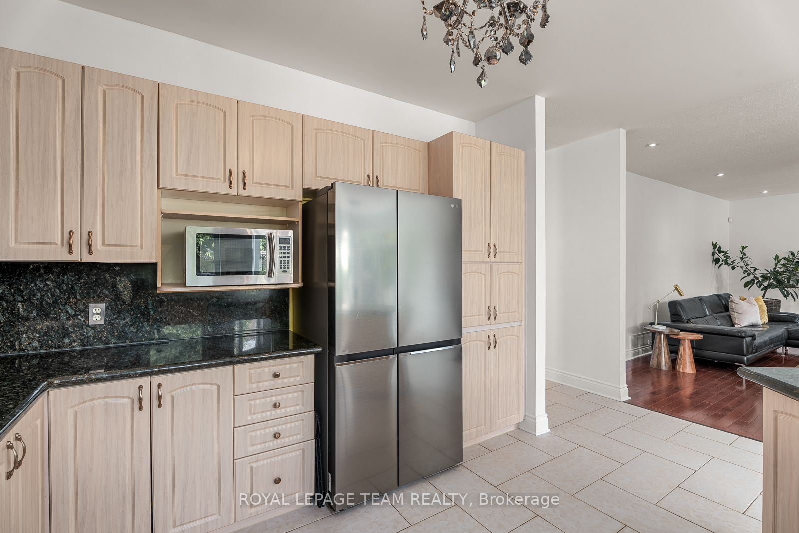 33 Valencia Street Property Photo 8
