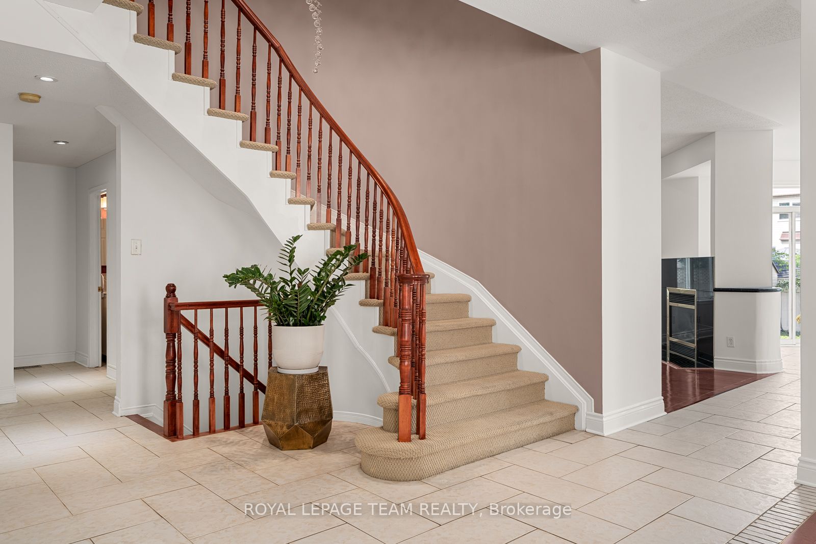 33 Valencia Street Property Photo 12