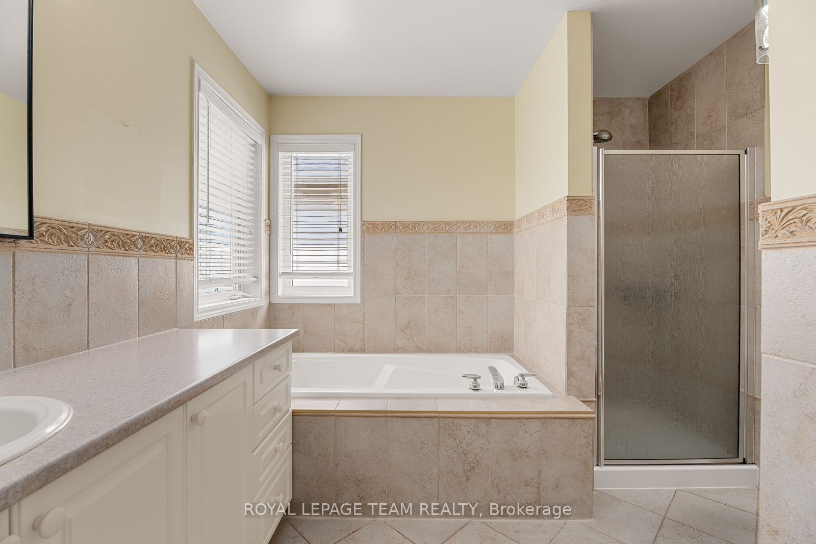 33 Valencia Street Property Photo 17