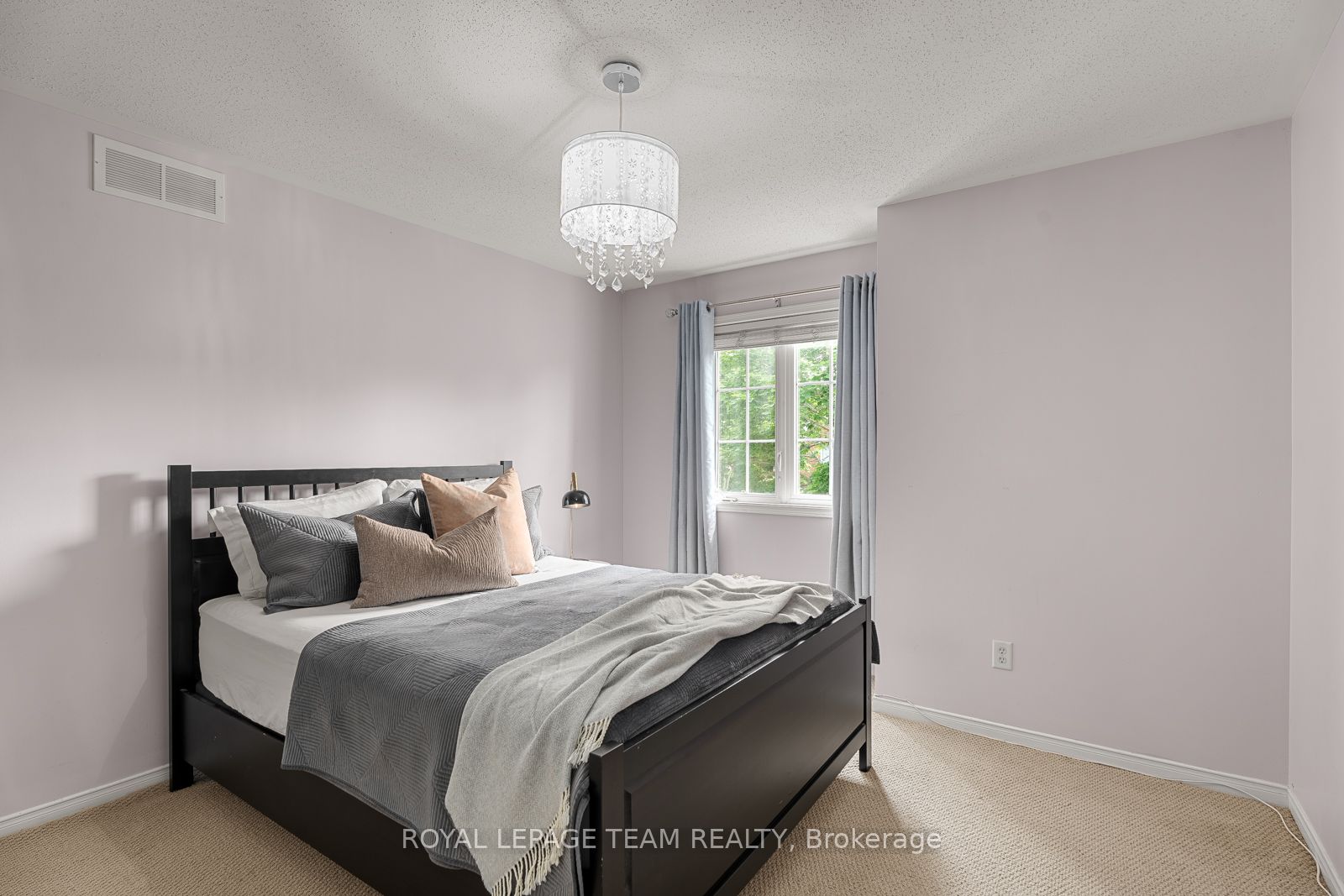 33 Valencia Street Property Photo 20