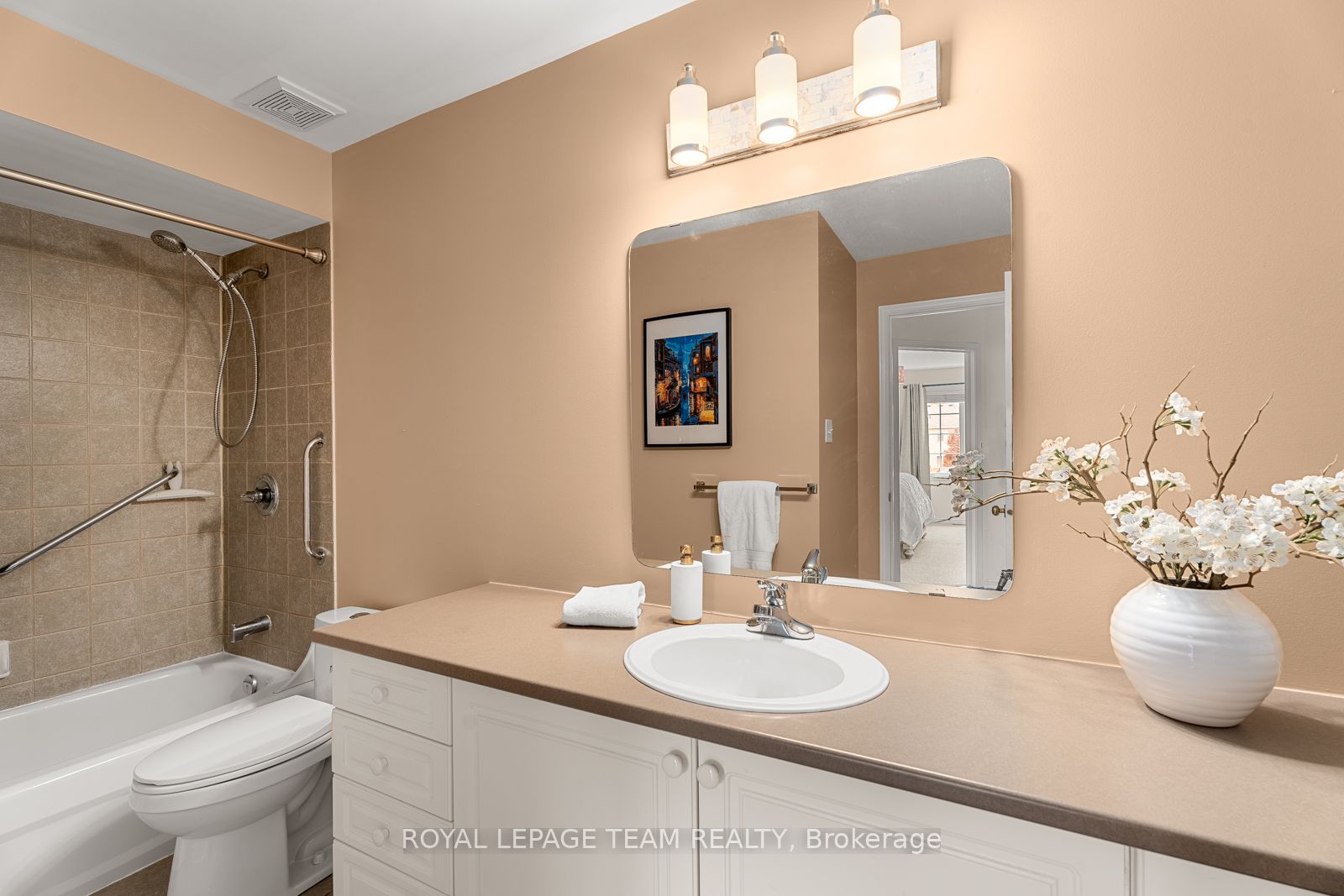 33 Valencia Street Property Photo 21