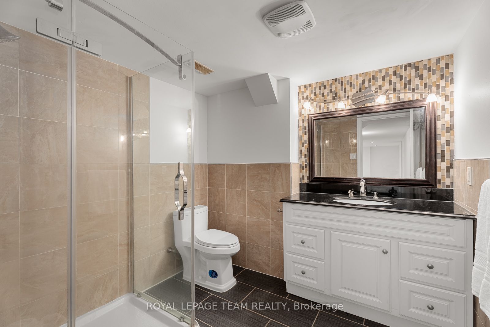 33 Valencia Street Property Photo 28