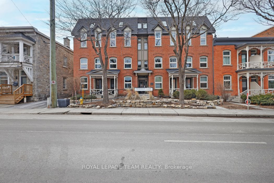 215 St Patrick St Property Photo 1