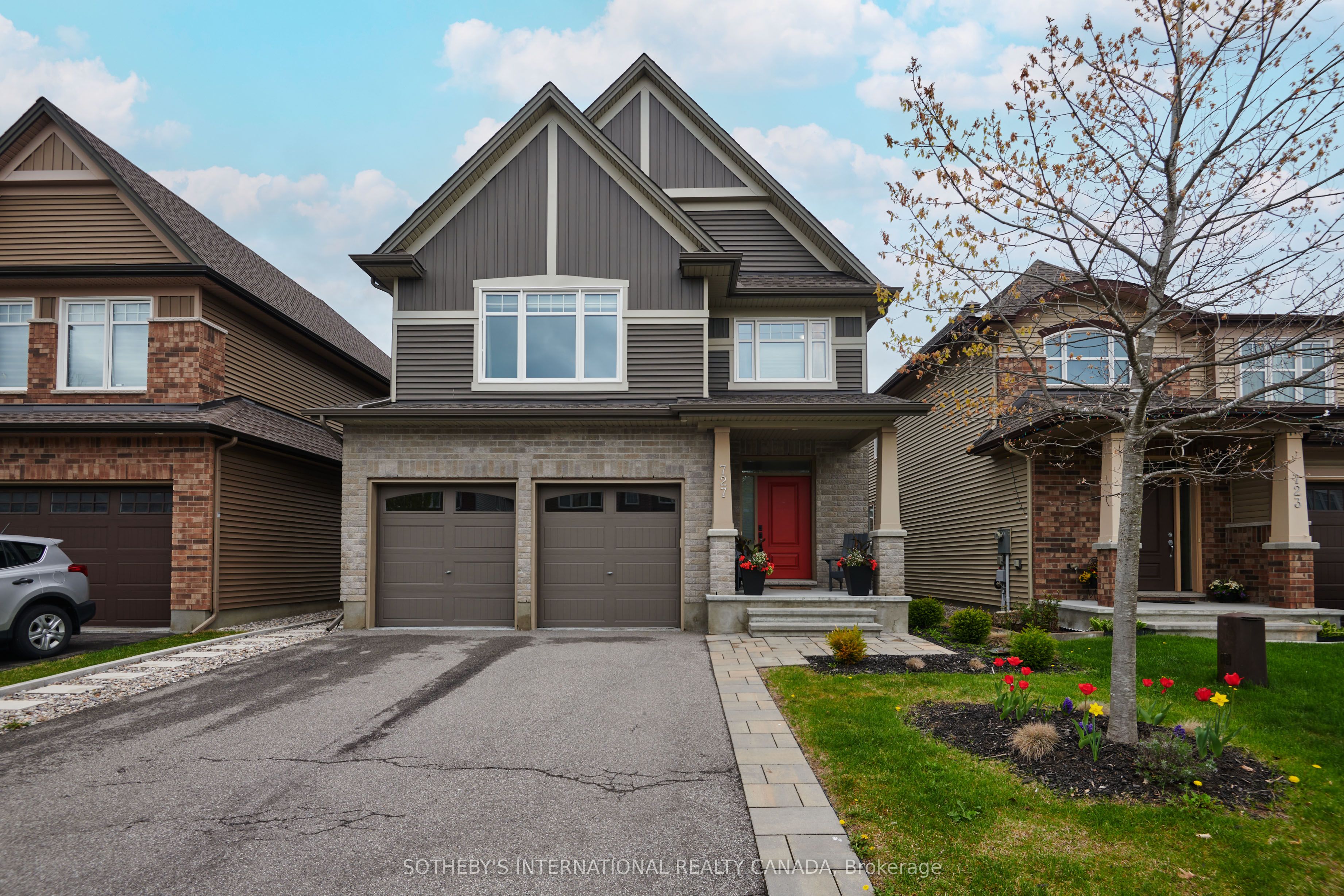 727 Bunchberry Way Property Photo 1