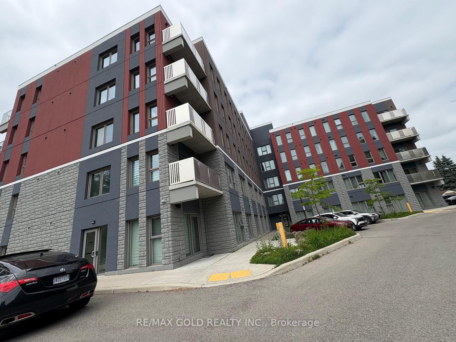 #512 - 77 Leland Street Property Photo 1