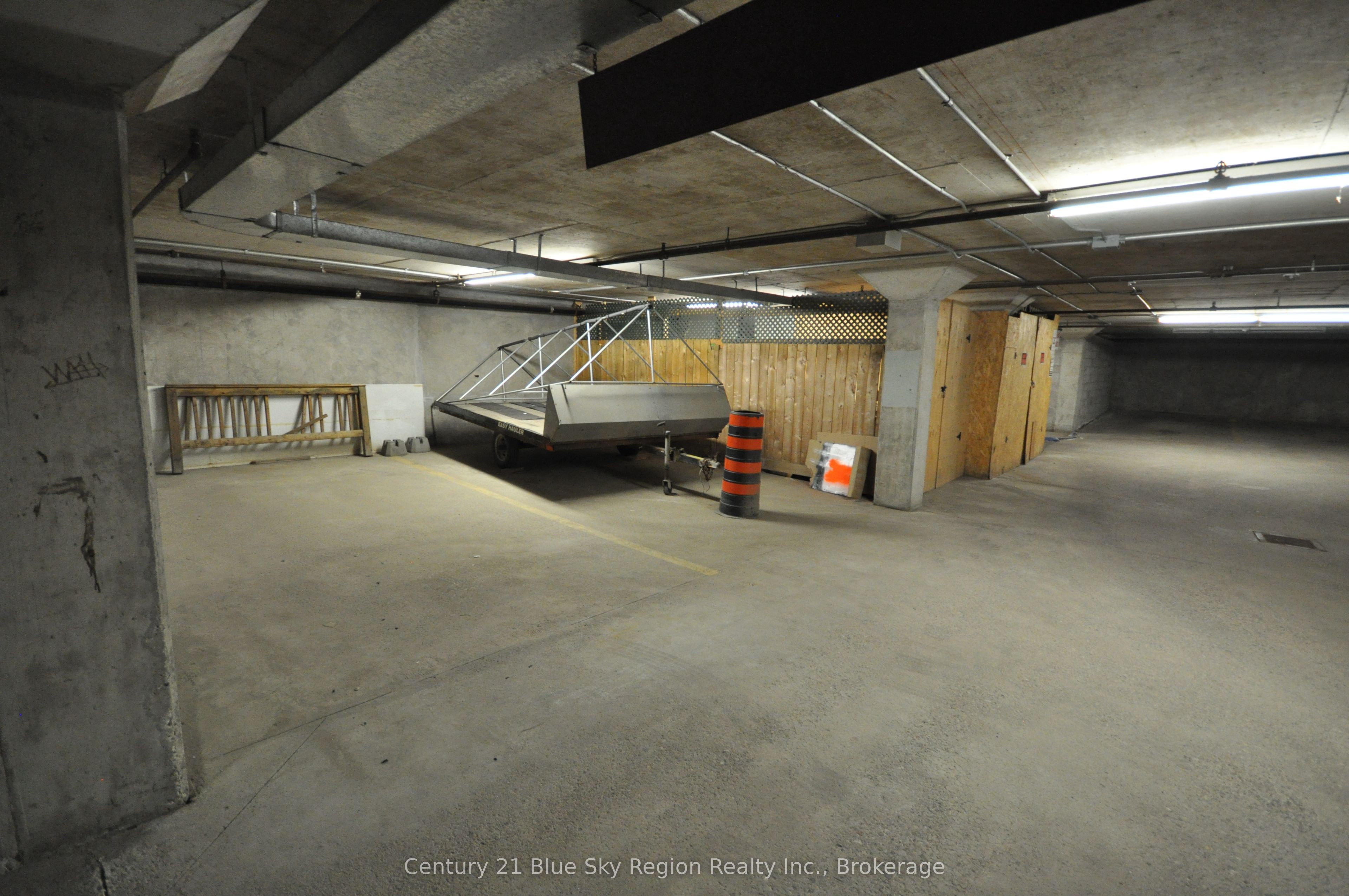 361 Main Street E Property Photo 16
