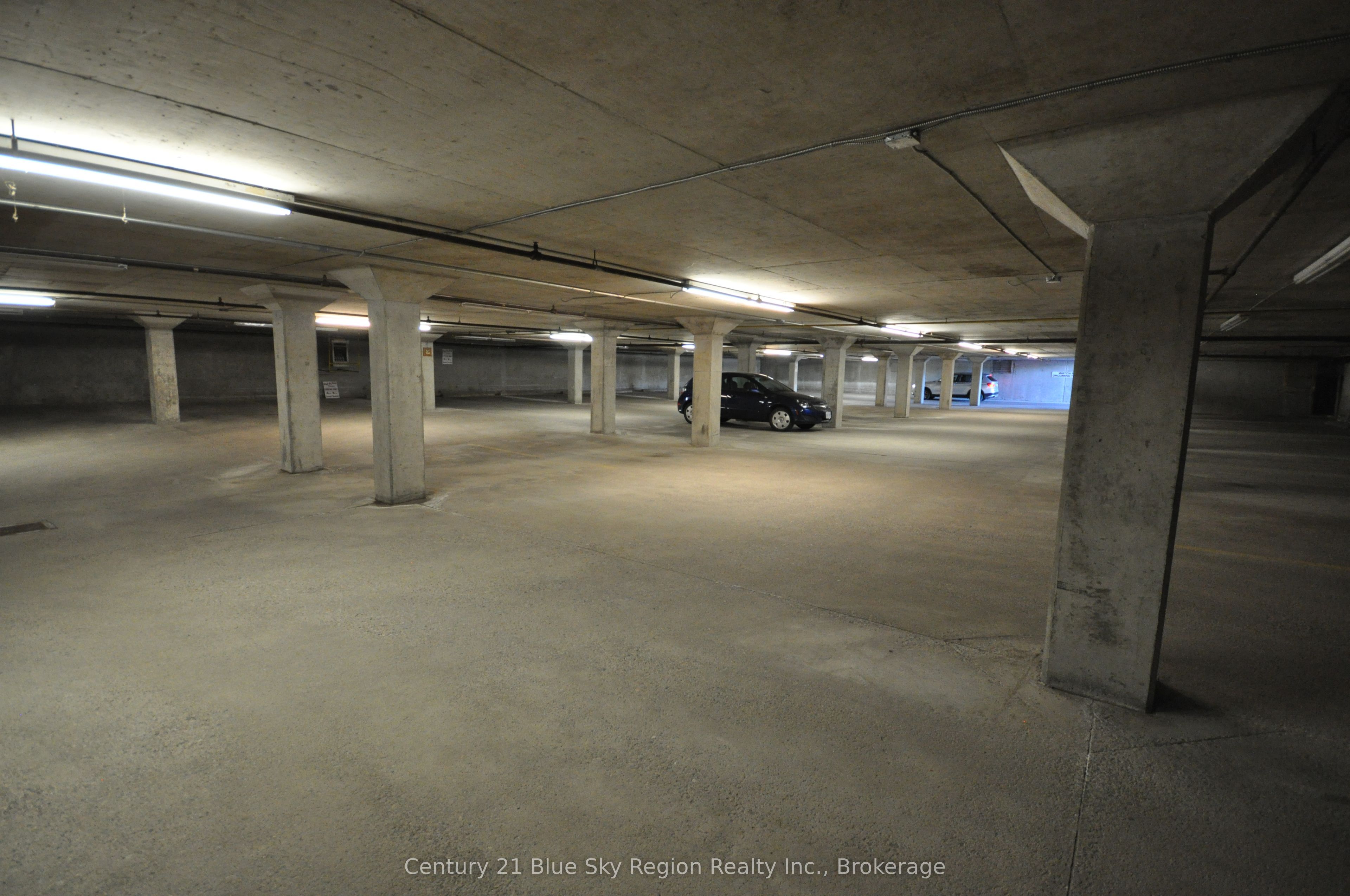 361 Main Street E Property Photo 17