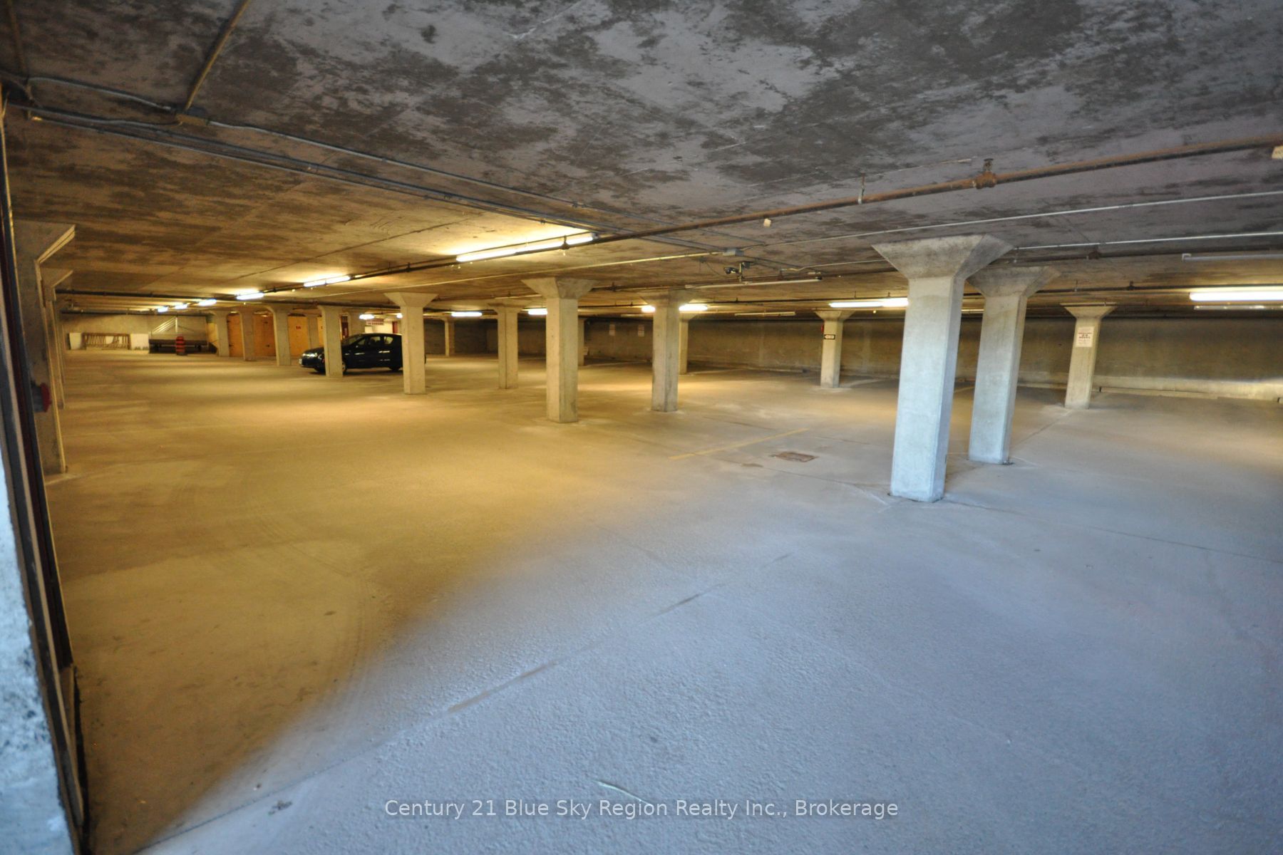 361 Main Street E Property Photo 18