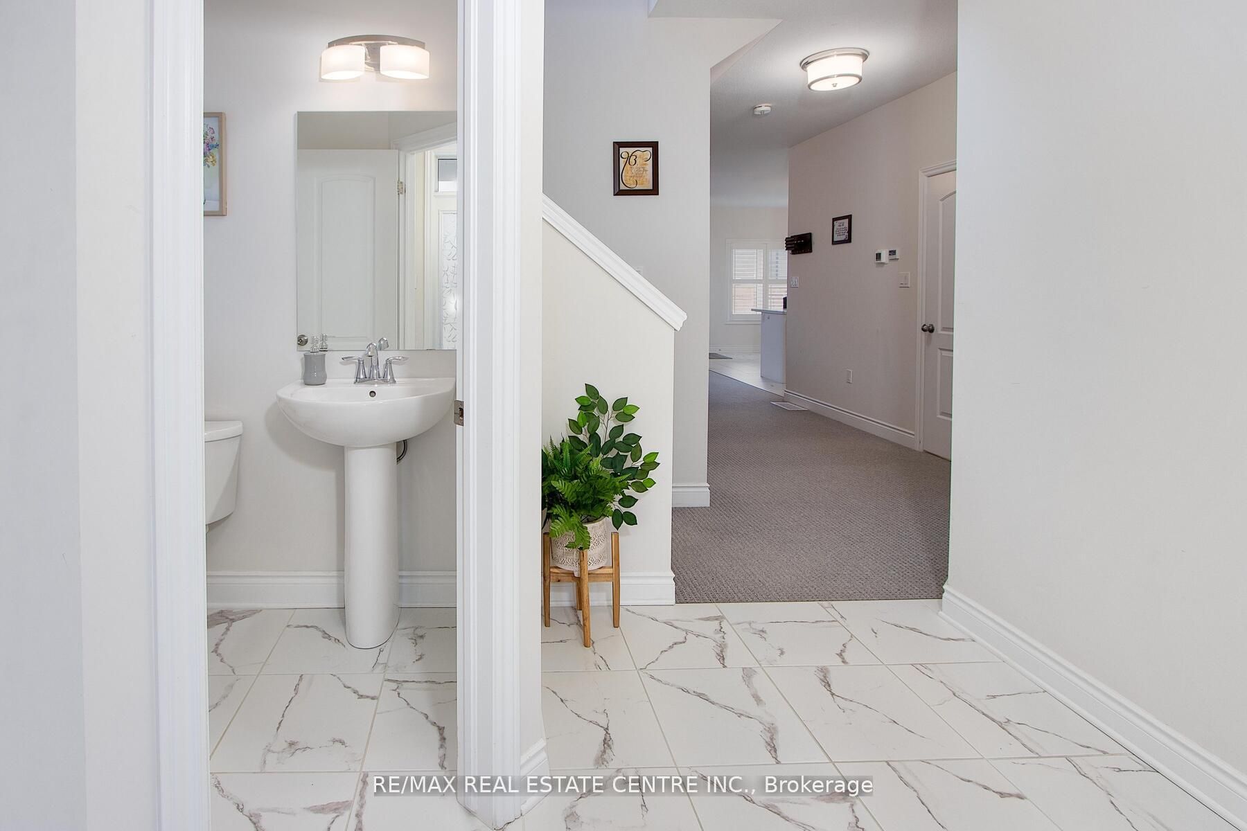 13 Sutherland Crescent Property Photo 7