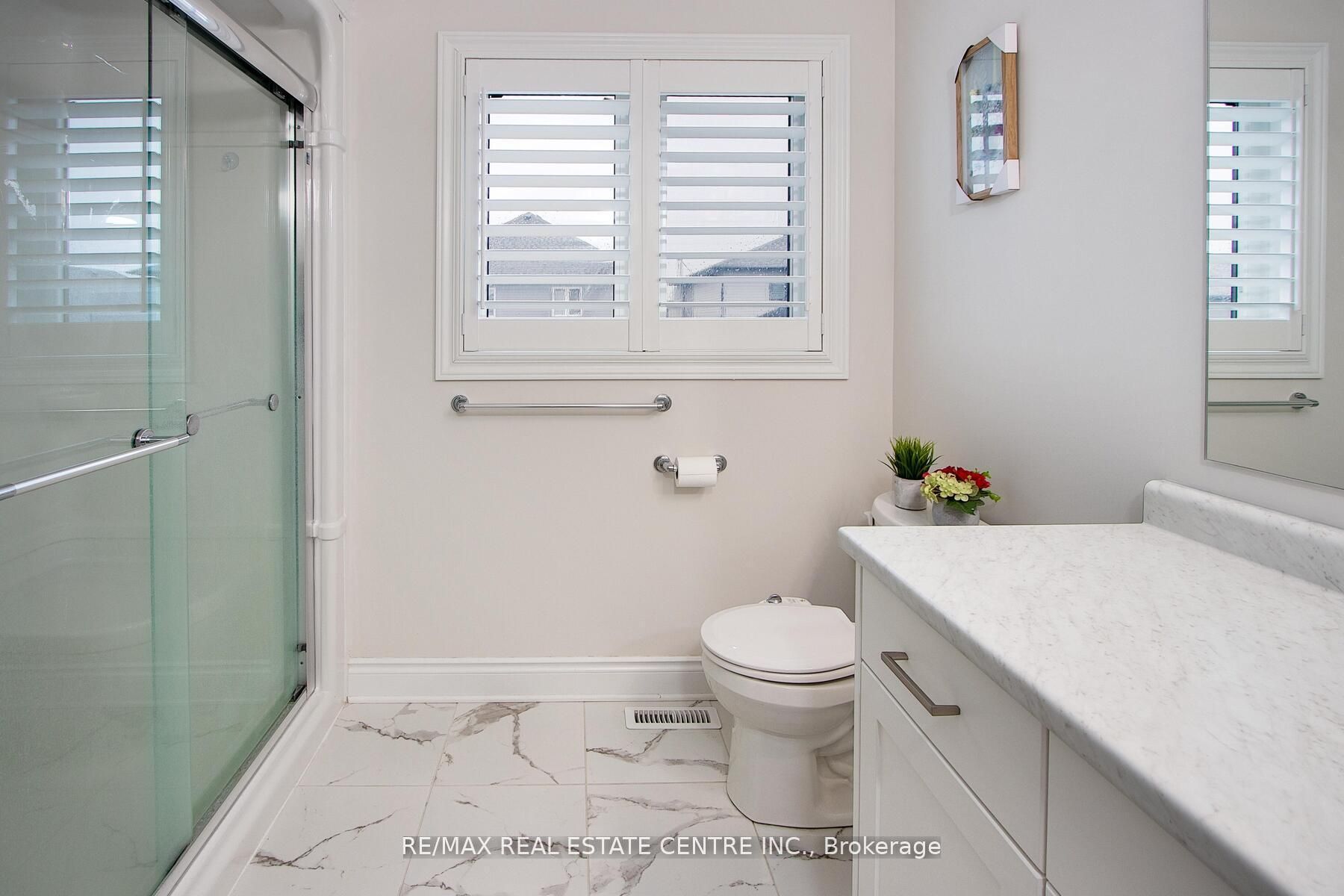 13 Sutherland Crescent Property Photo 25