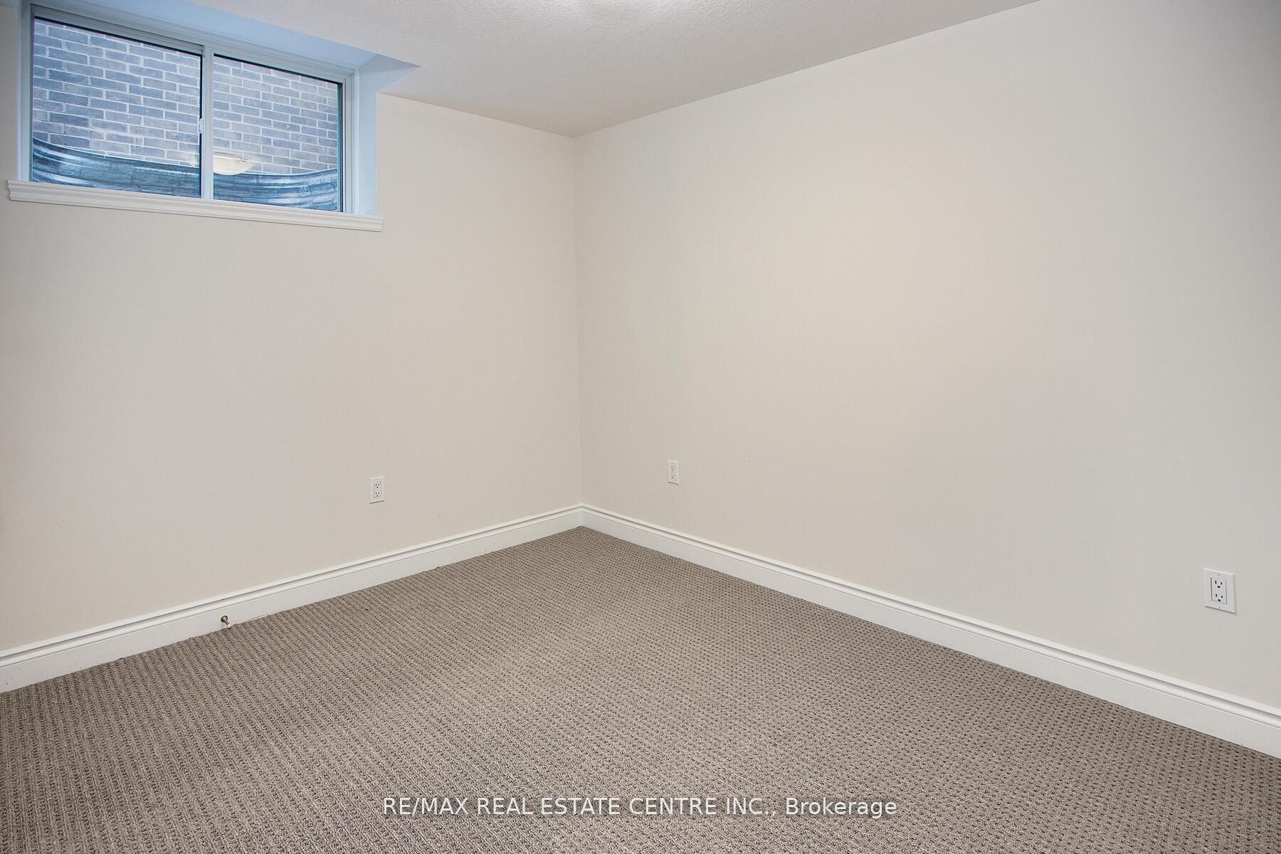 13 Sutherland Crescent Property Photo 37