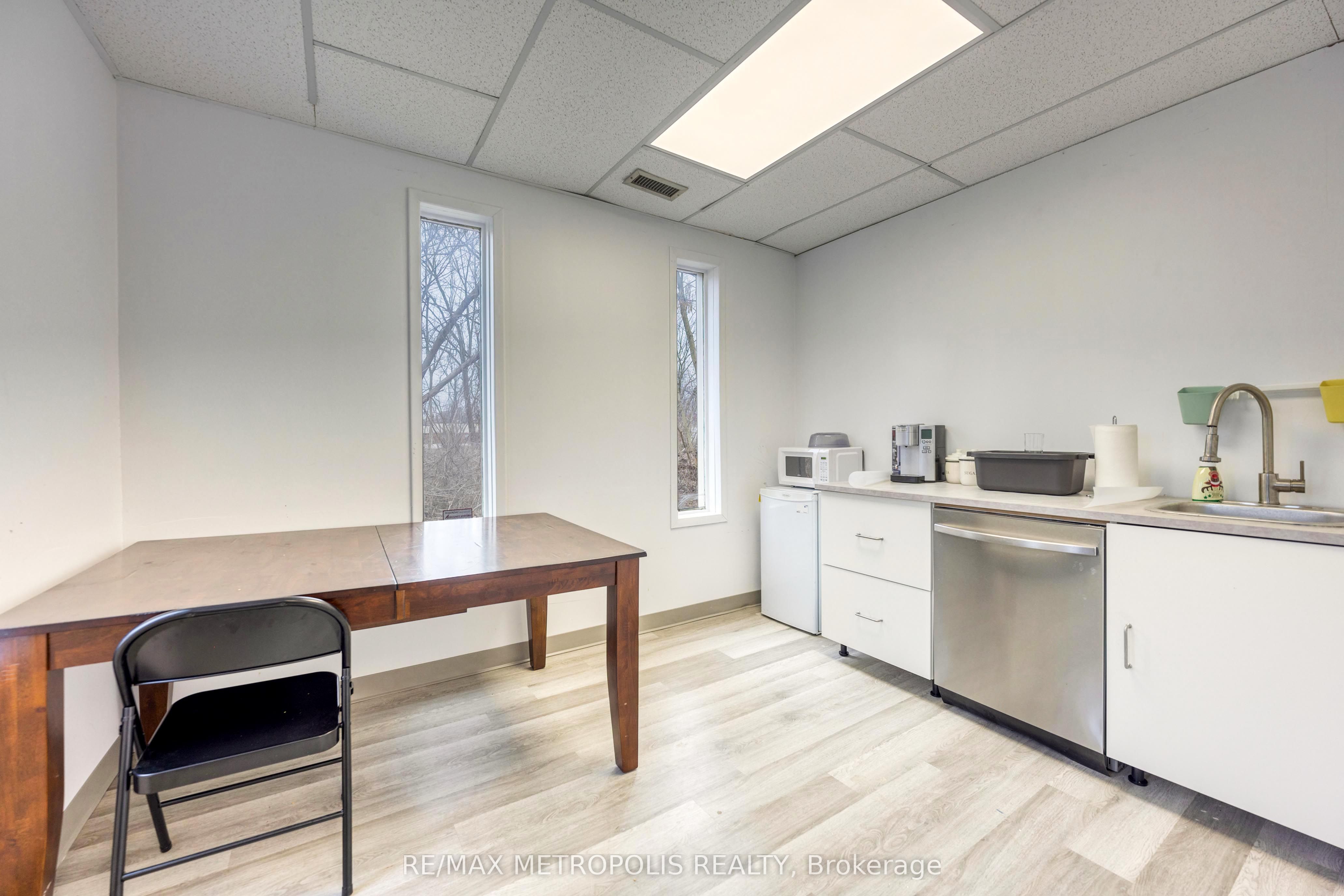 142 Kendall Street Property Photo 5