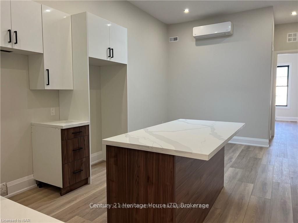 43 Jarvis Street 202 Property Photo 2