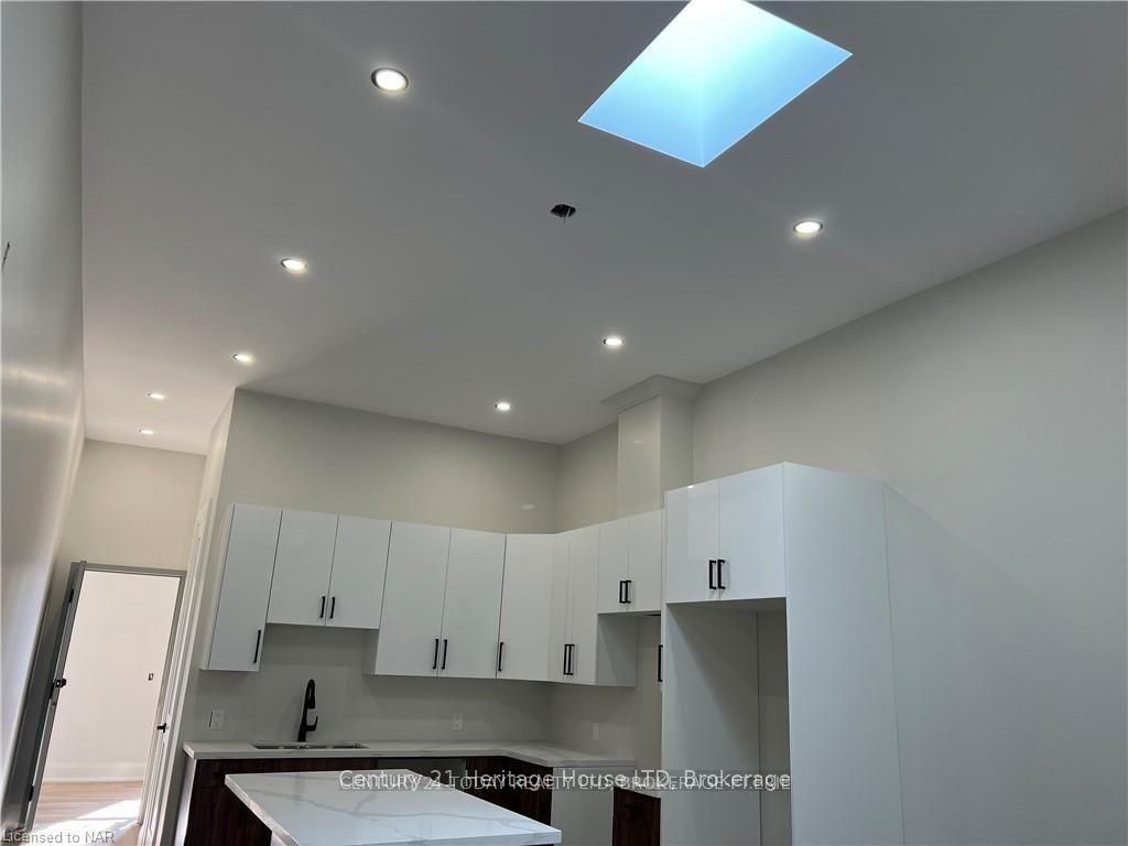 43 Jarvis Street 202 Property Photo 3