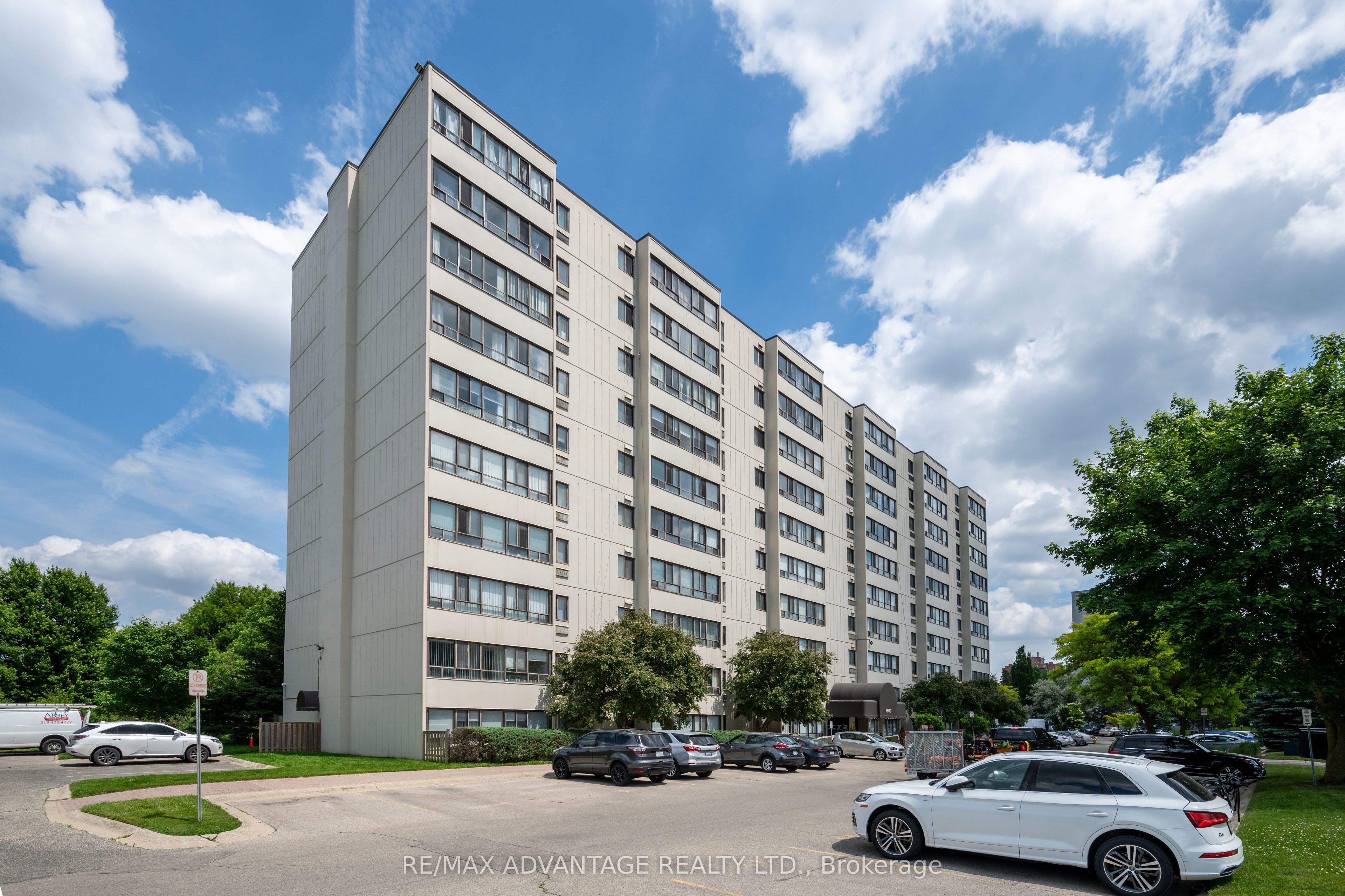 1600 Adelaide St N Property Photo 1