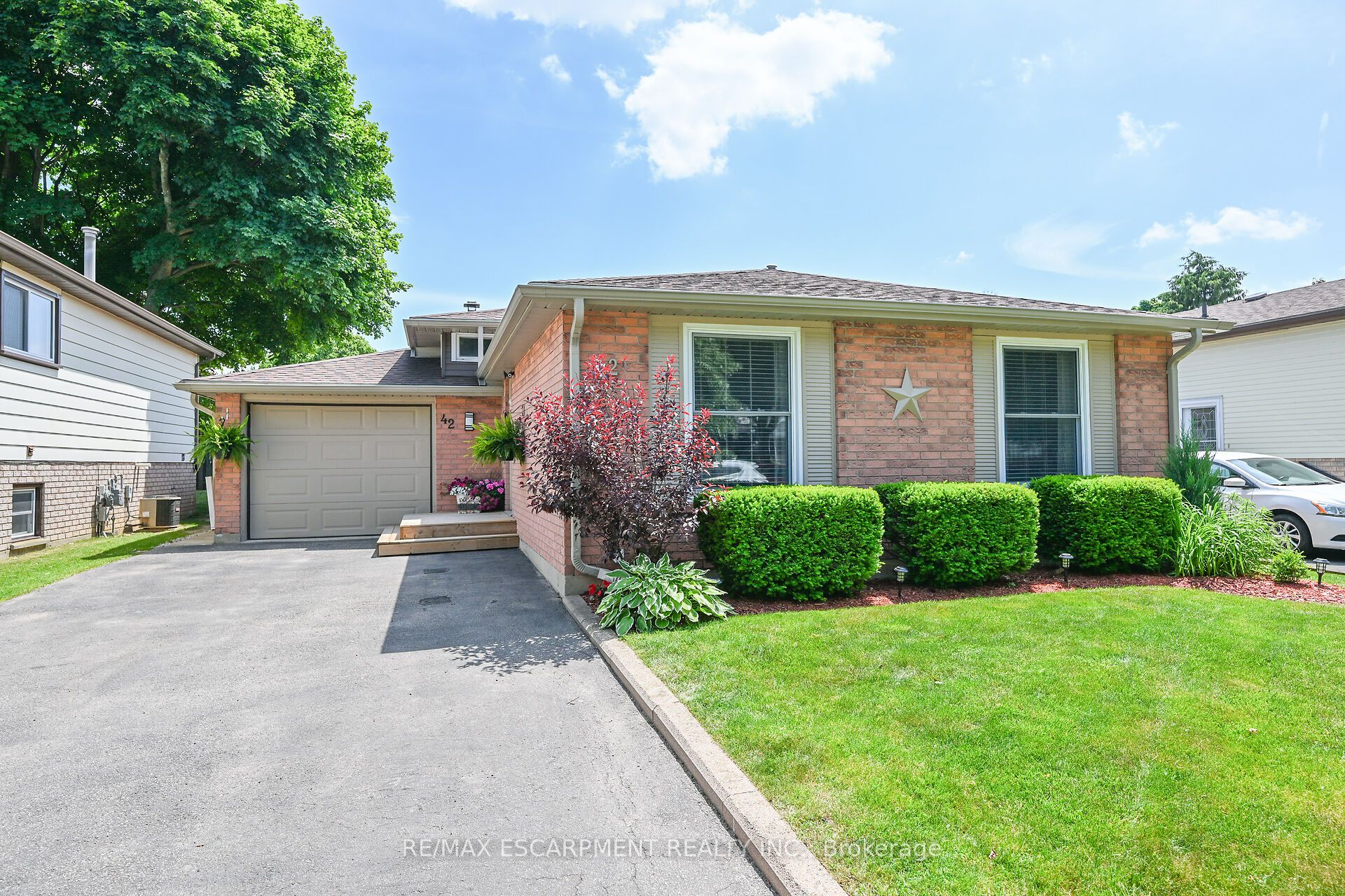 42 Knightswood Cres Property Photo 1