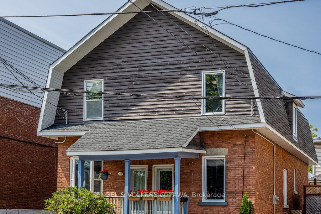 42 Carlyle Ave