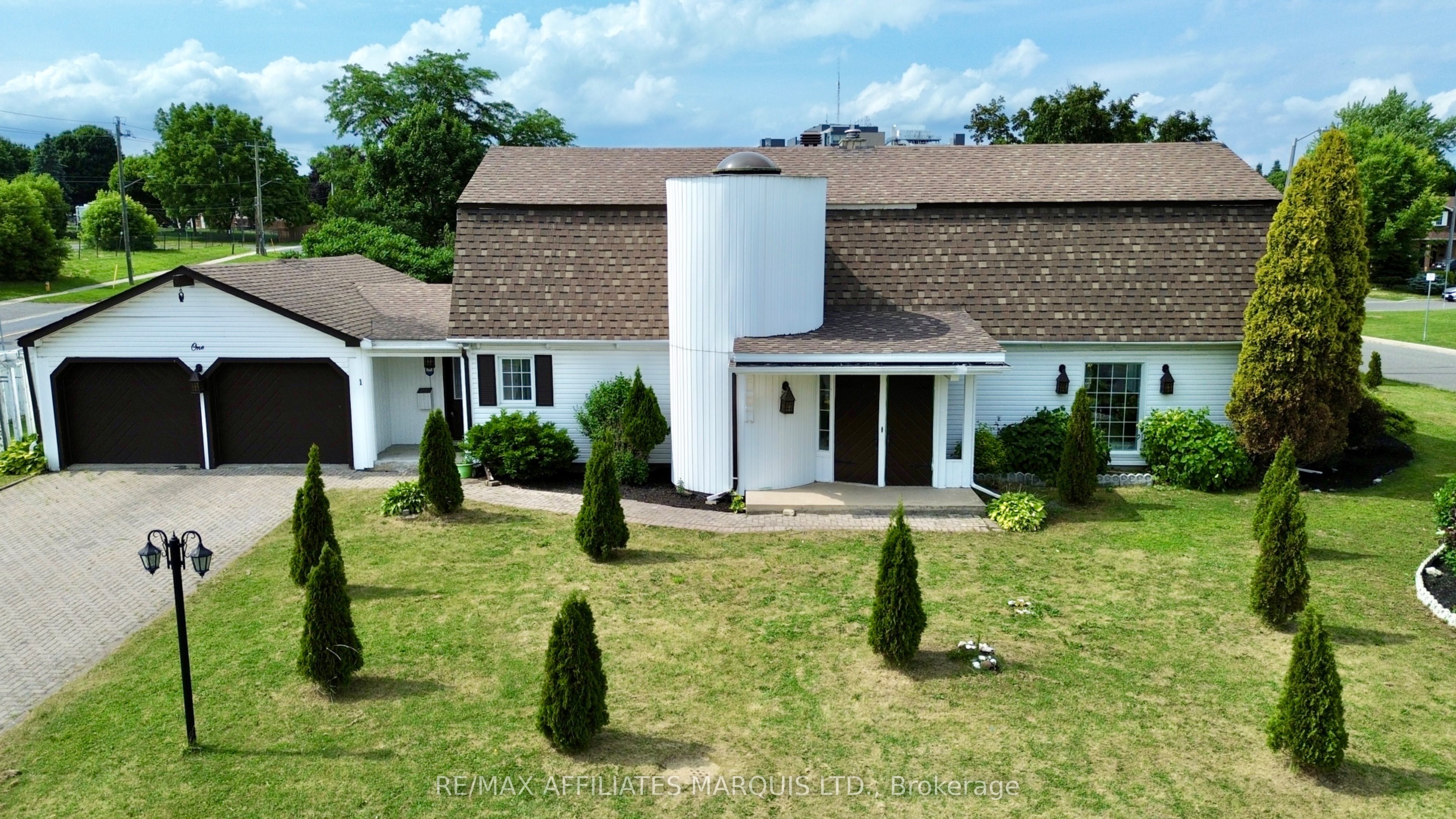 1 Monaco Cres Property Photo 1