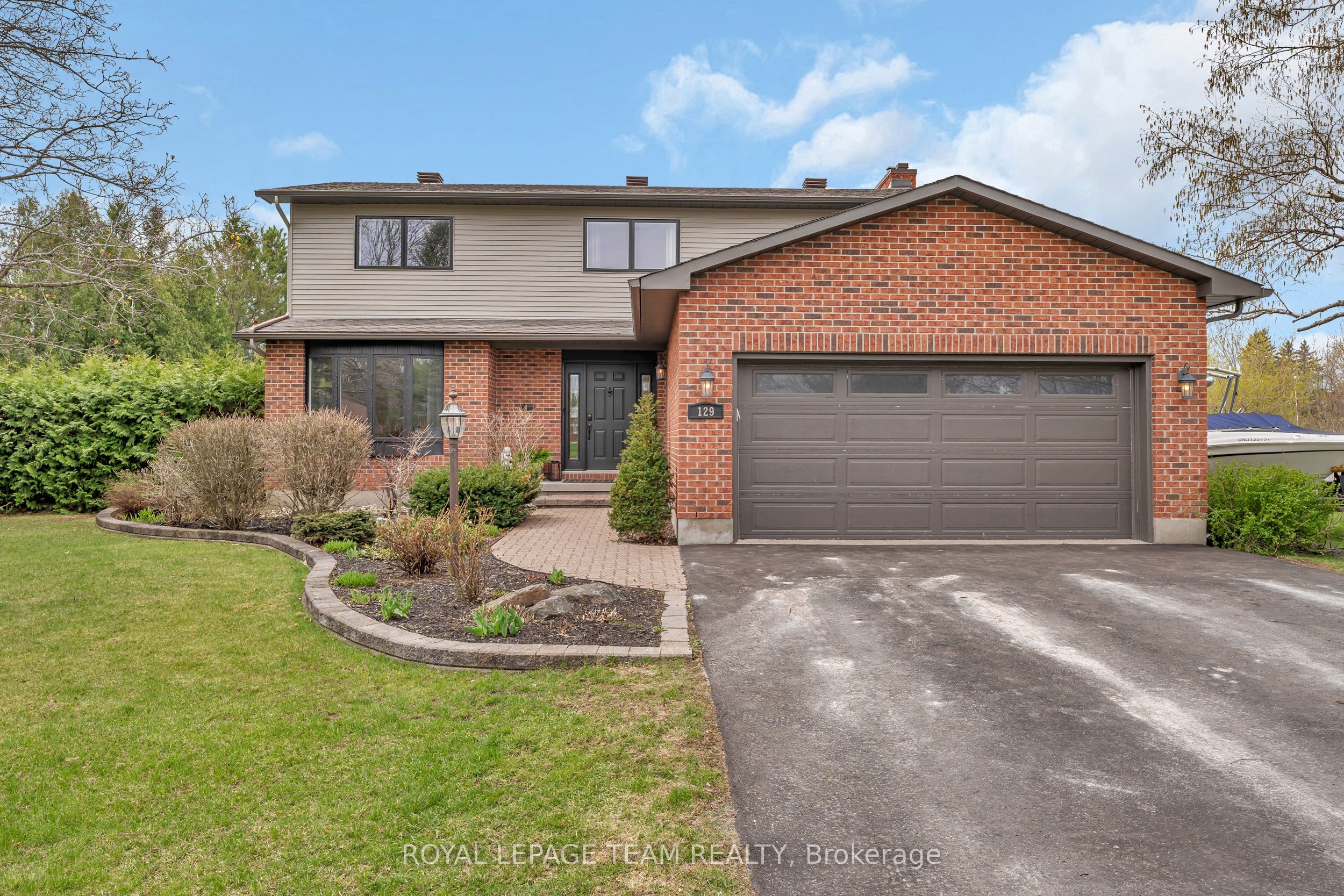 129 Ridgeview Dr Property Photo 1