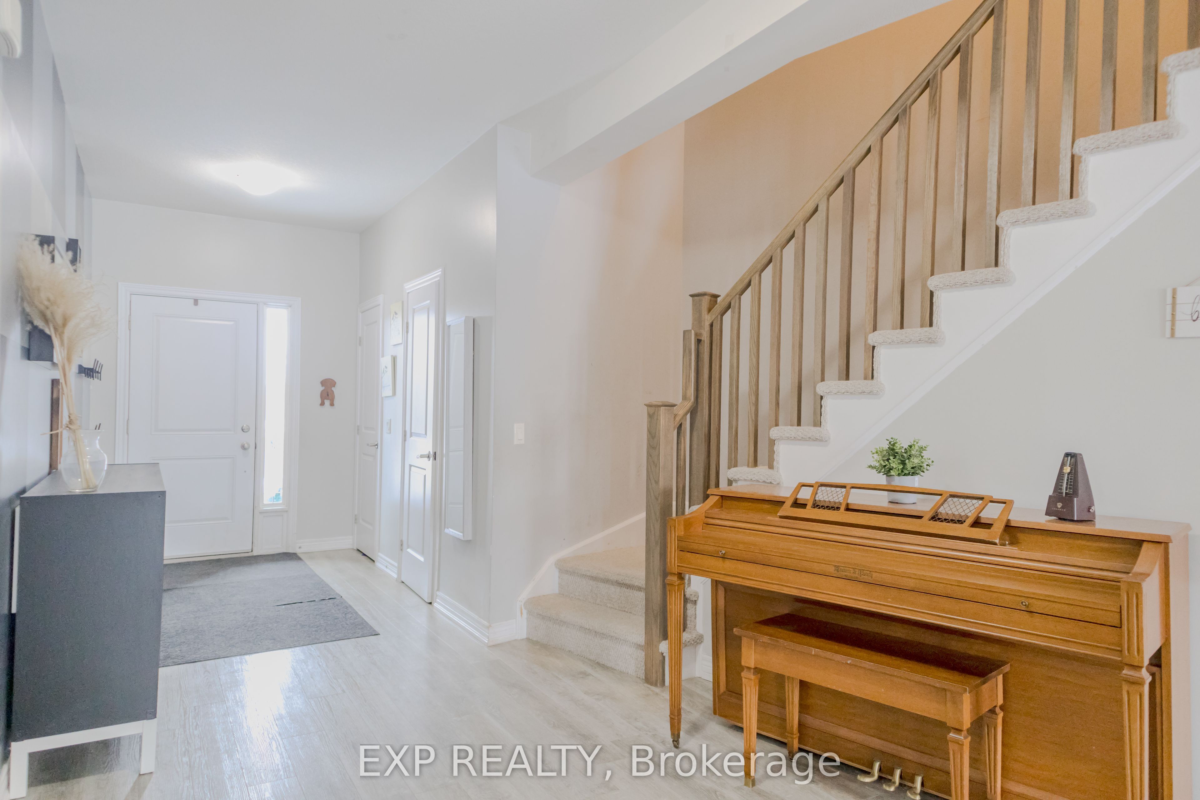 77 Diana Ave Avenue 67 Property Photo 6