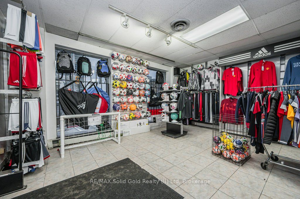 77 Ontario Street S Property Photo 7