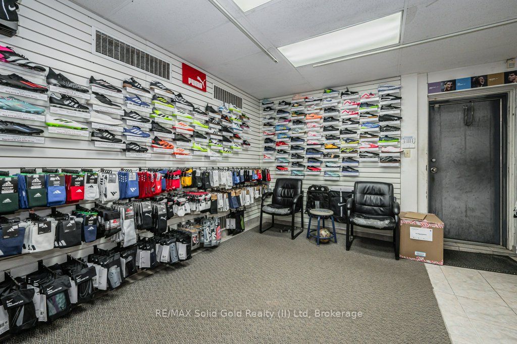 77 Ontario Street S Property Photo 15