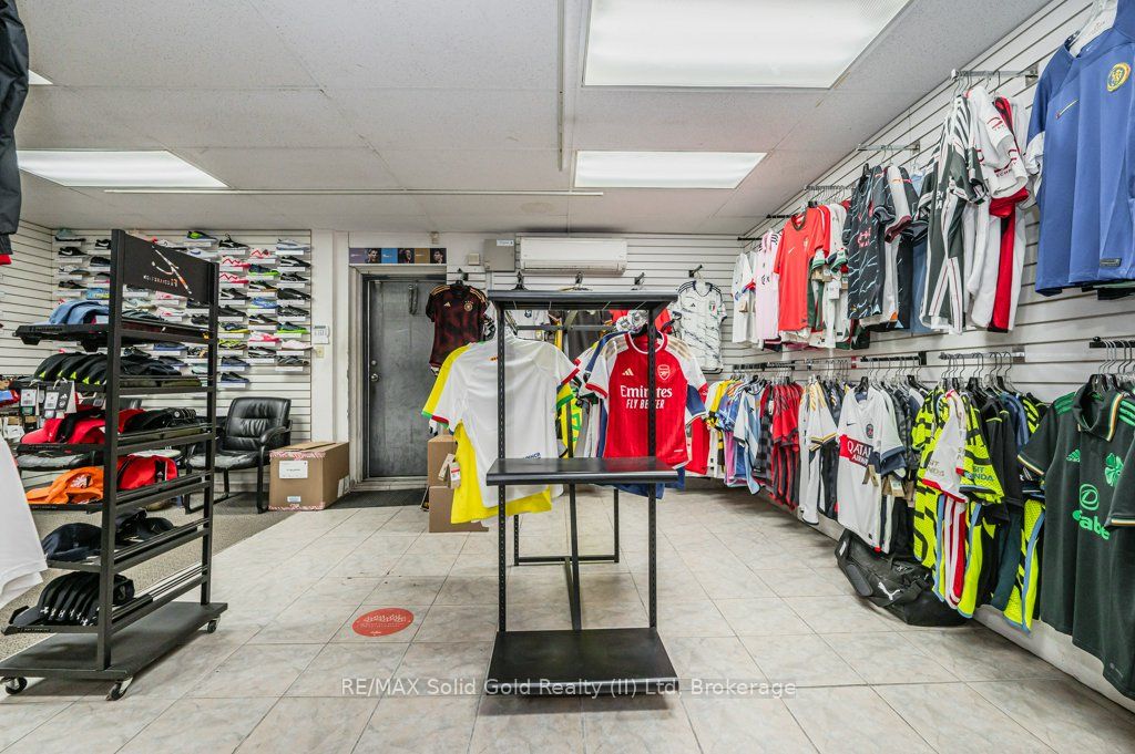 77 Ontario Street S Property Photo 18