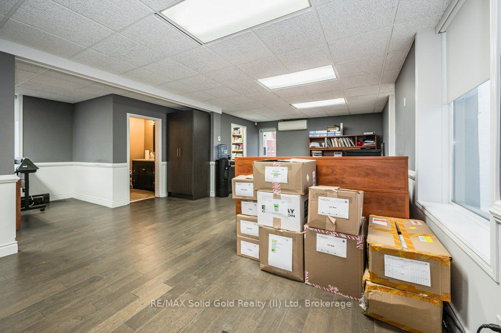 77 Ontario Street S Property Photo 19