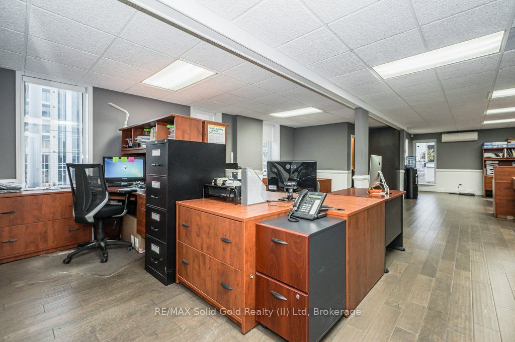 77 Ontario Street S Property Photo 24