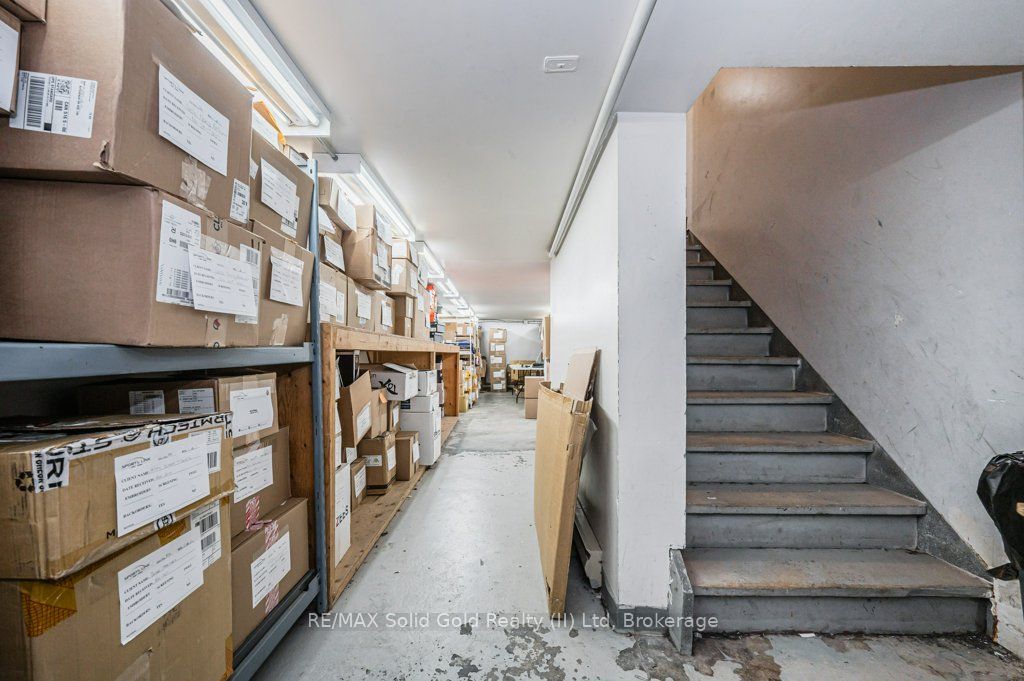 77 Ontario Street S Property Photo 29