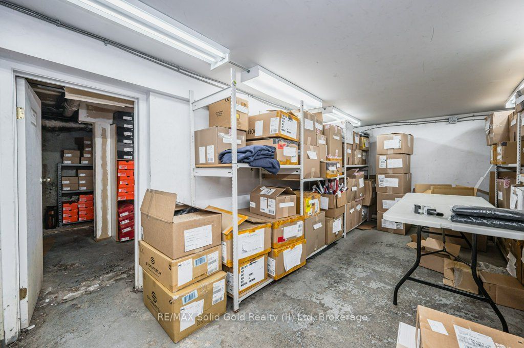 77 Ontario Street S Property Photo 31