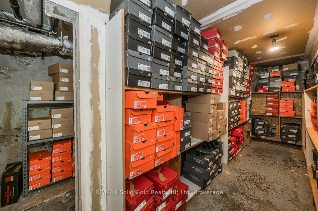 77 Ontario Street S Property Photo 32