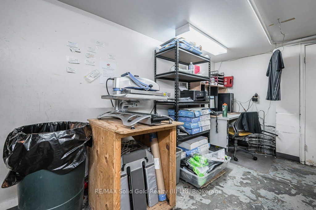 77 Ontario Street S Property Photo 39