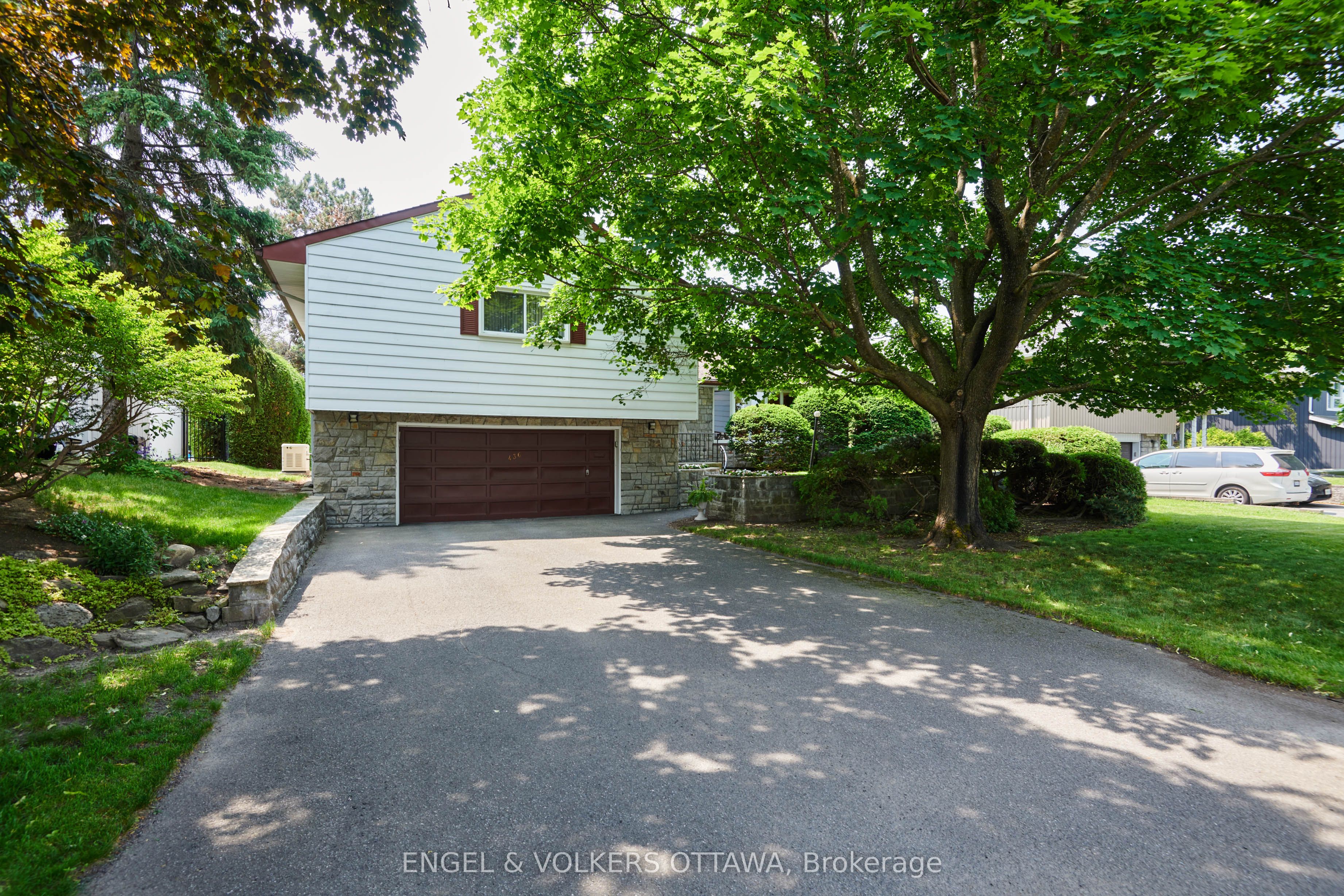 436 Crestview Rd Property Photo 1