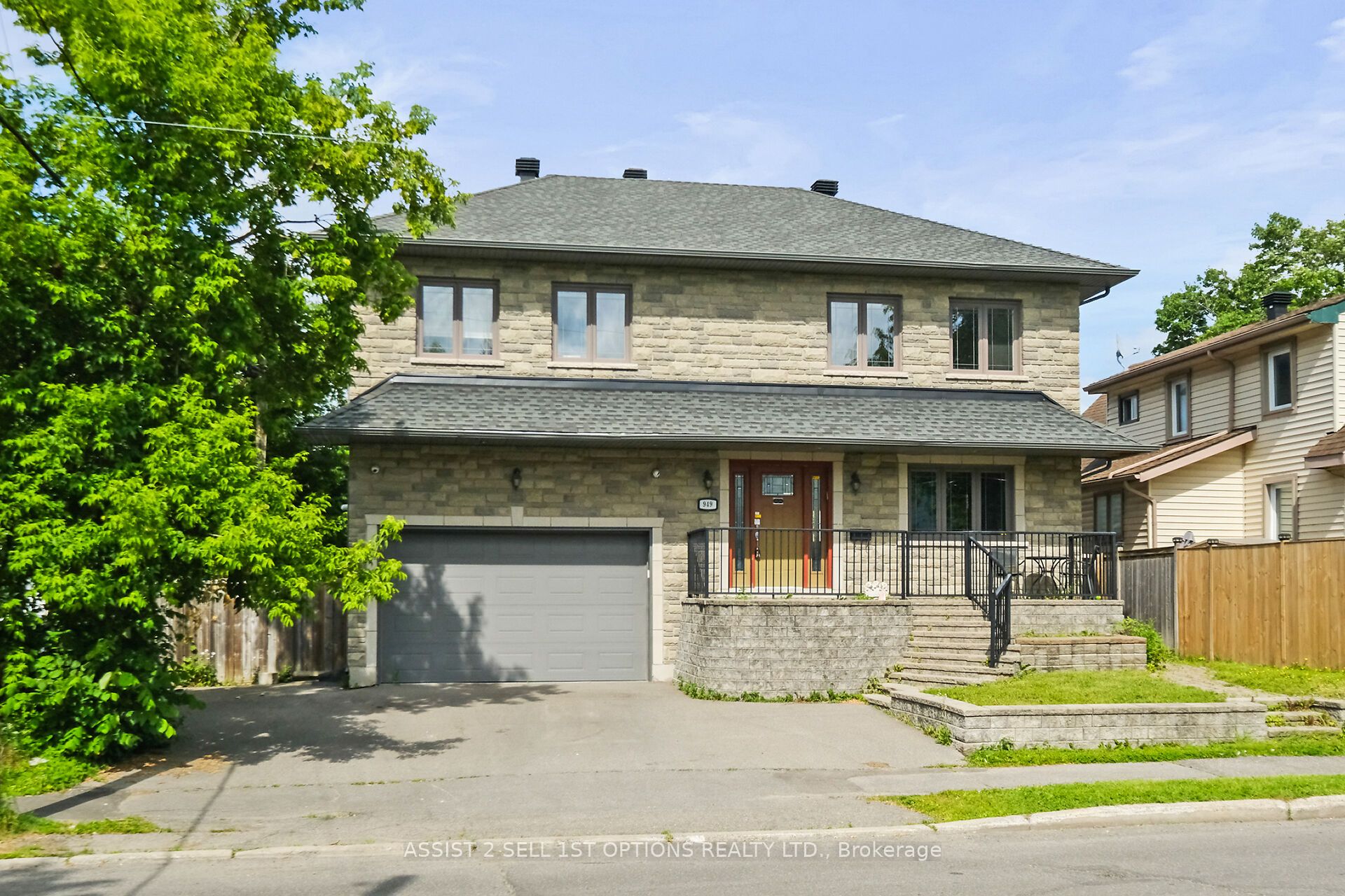 949 Cavan Street Property Photo 1