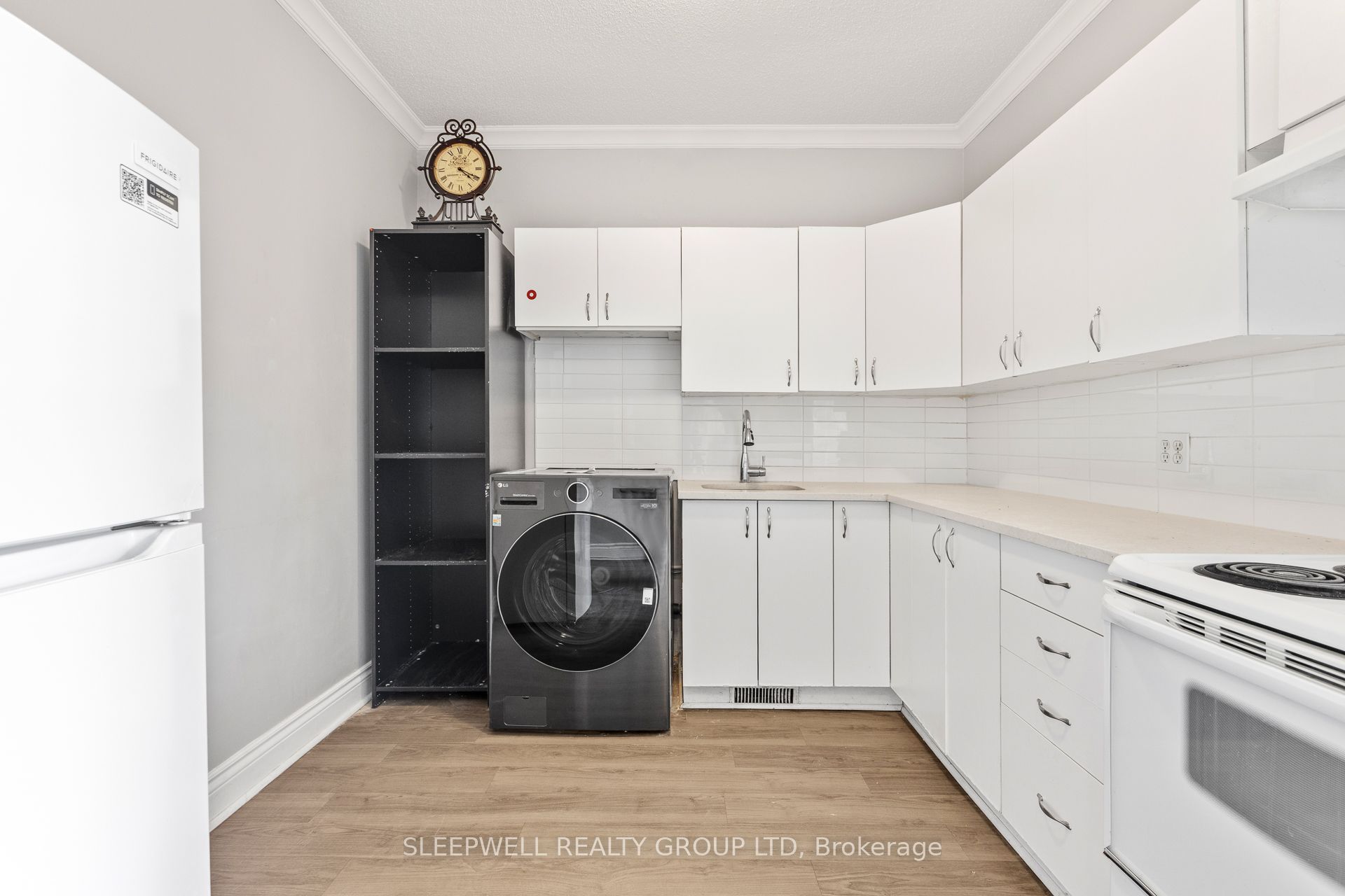 455-457 Somerset Street W Property Photo 15