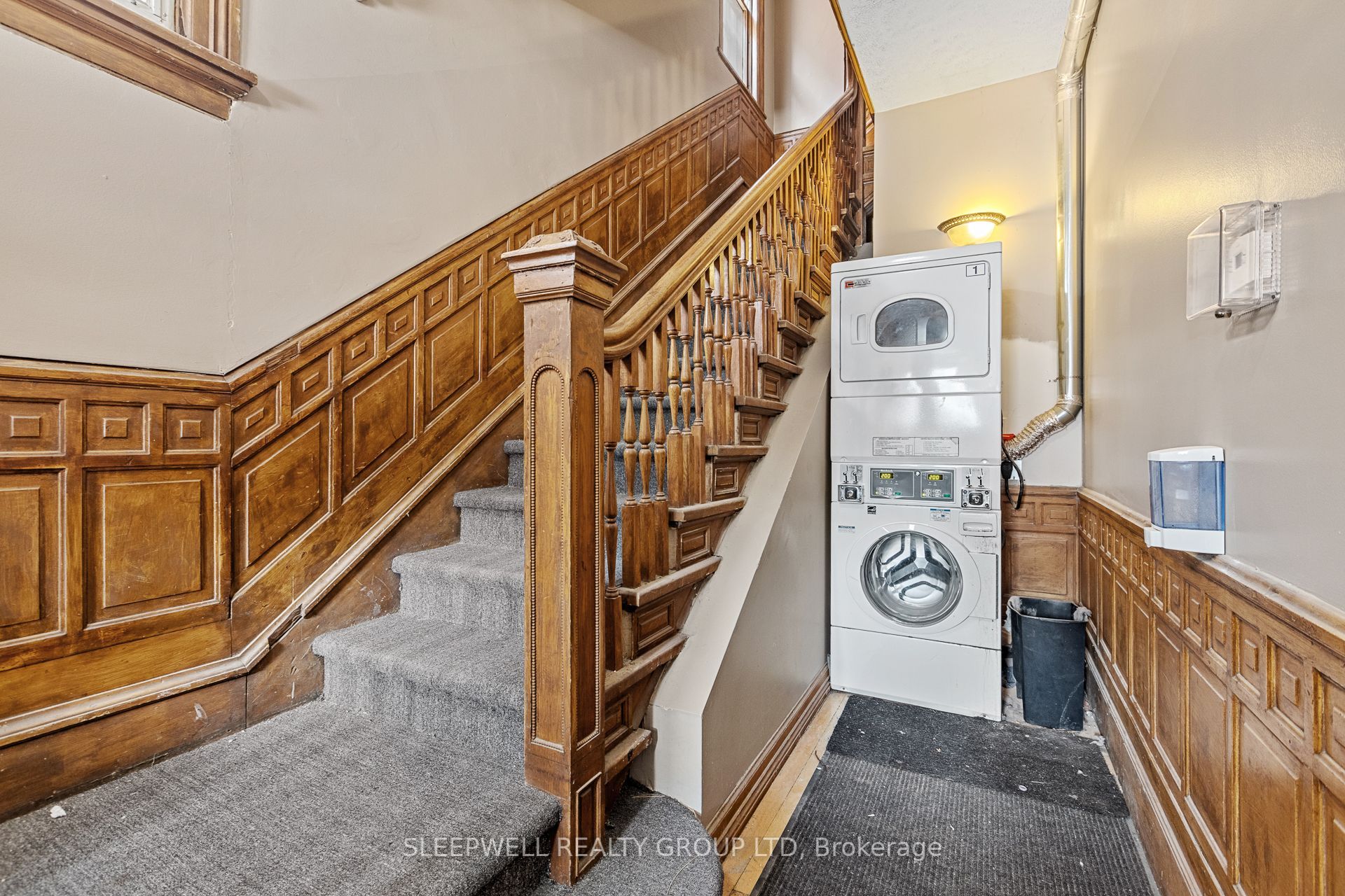 455-457 Somerset Street W Property Photo 21