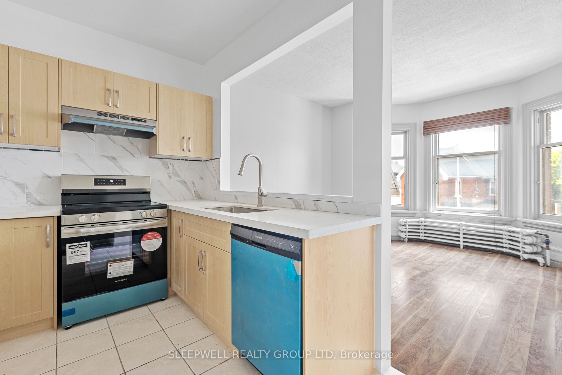 455-457 Somerset Street W Property Photo 22